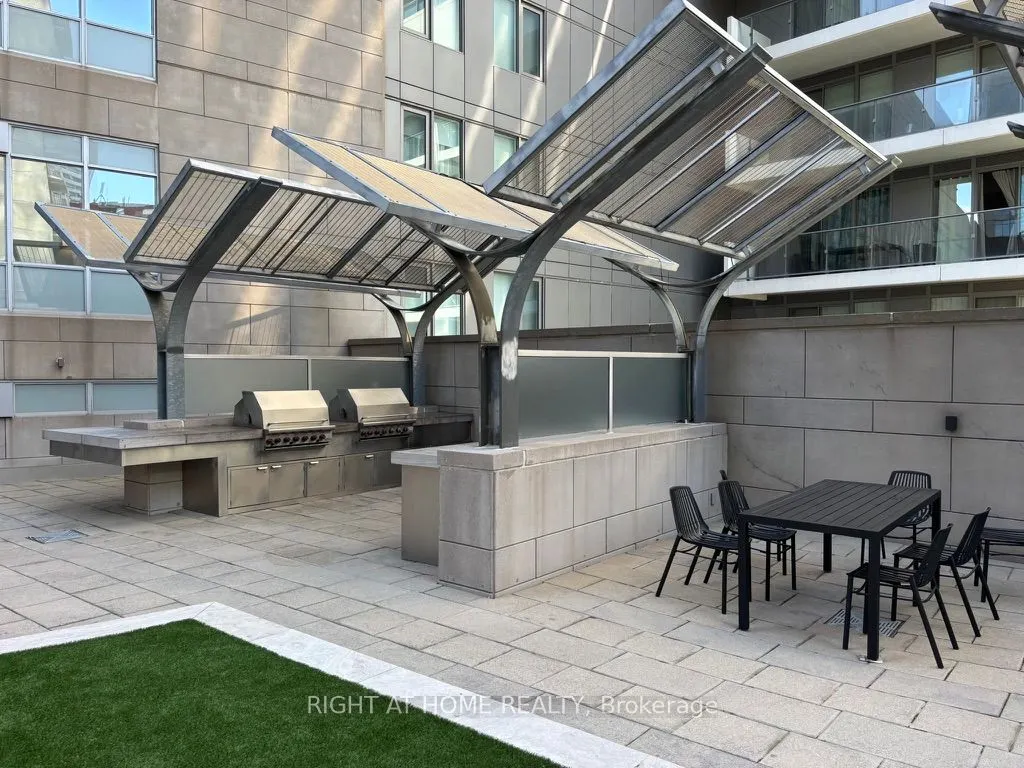 2191 Yonge Street, #405