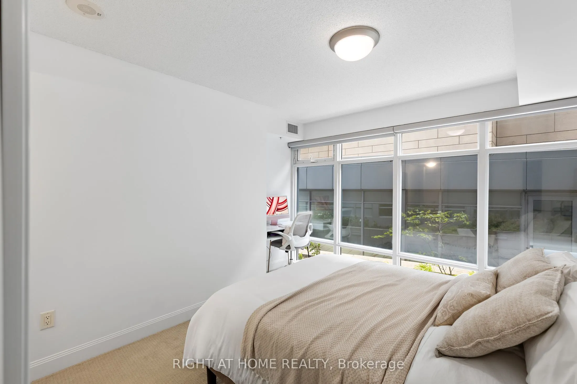 2191 Yonge Street, #405