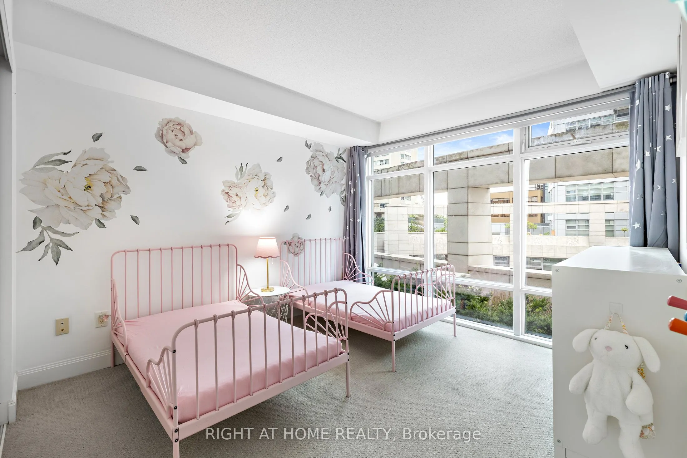 2191 Yonge Street, #405