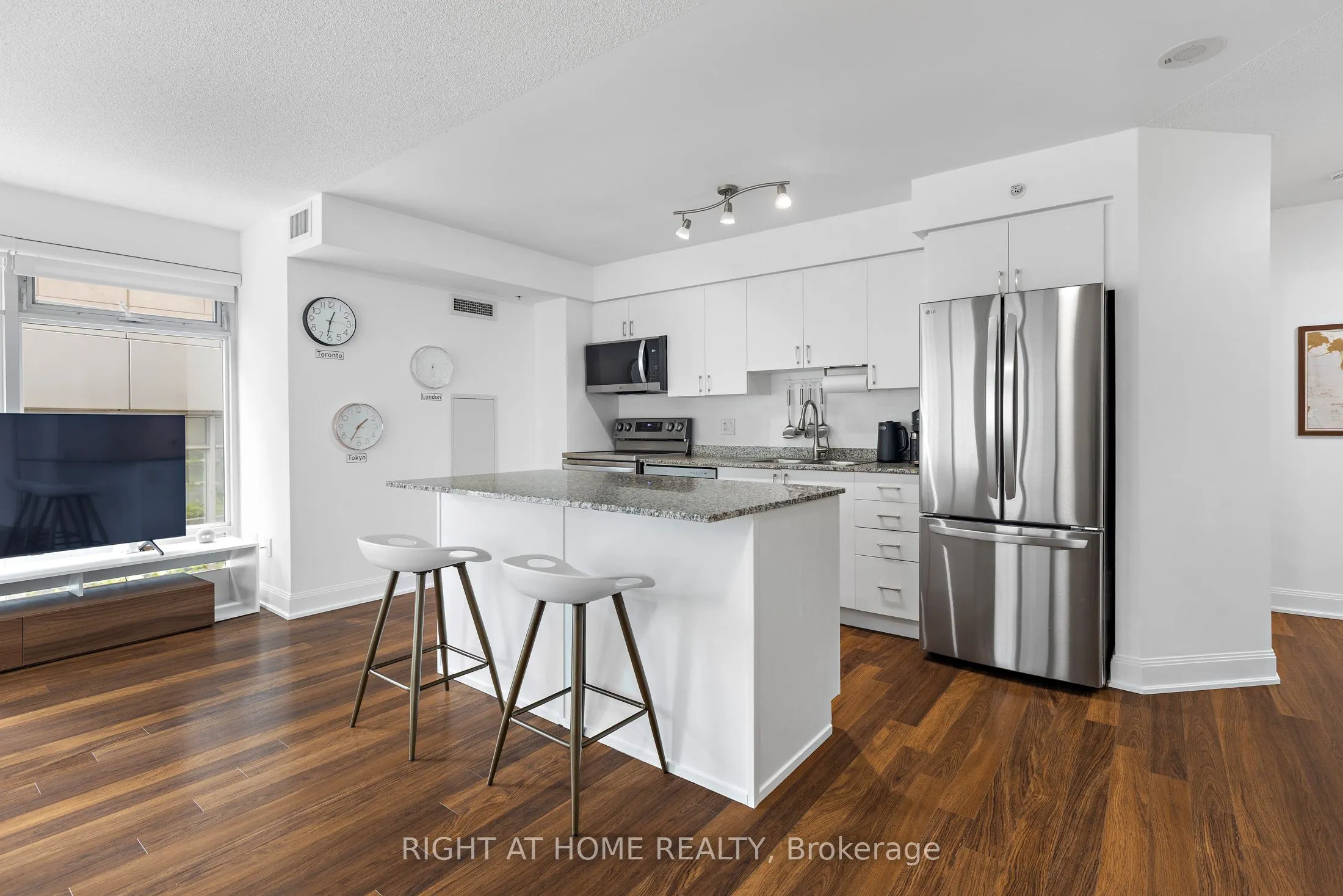 2191 Yonge Street, #405