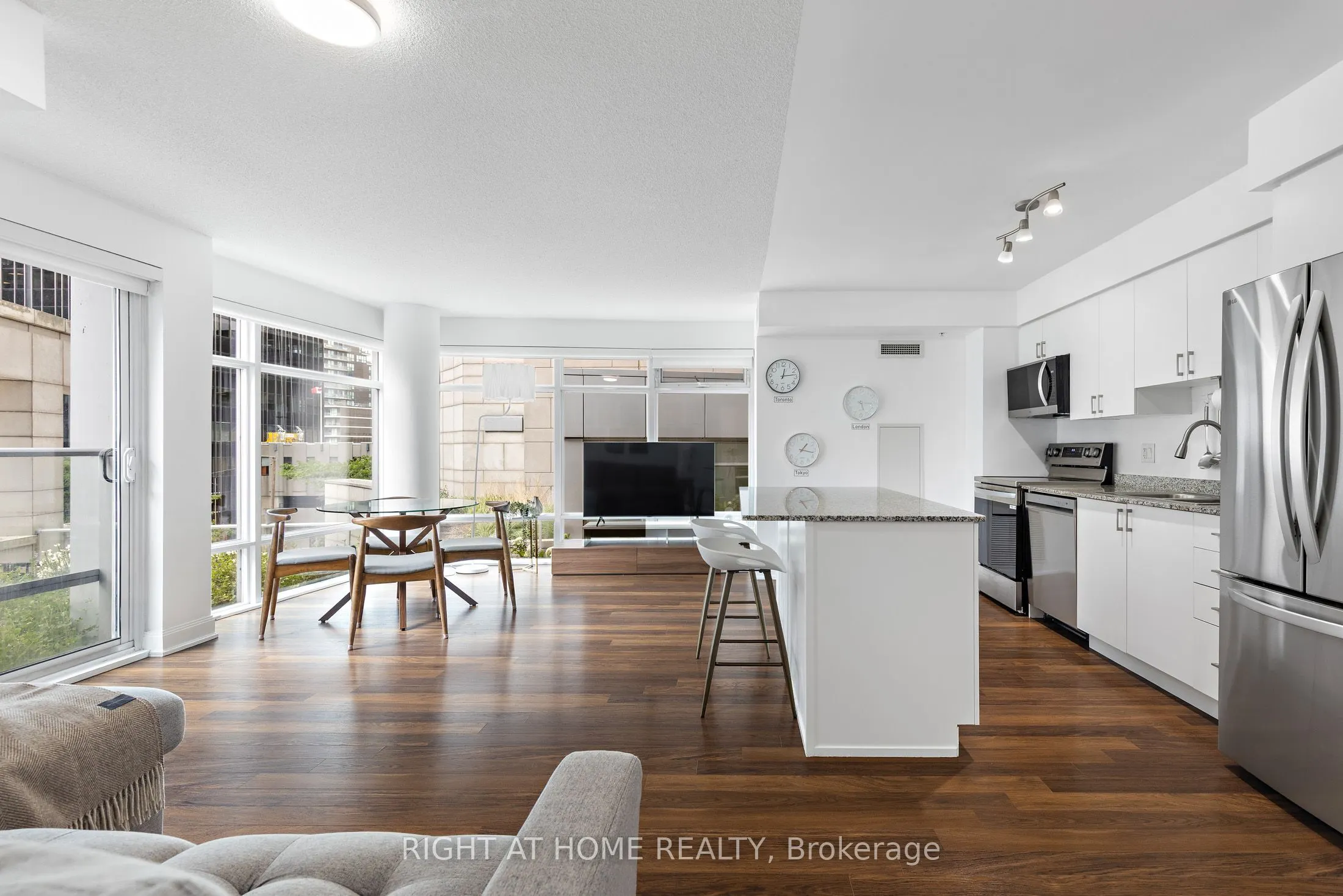 2191 Yonge Street, #405