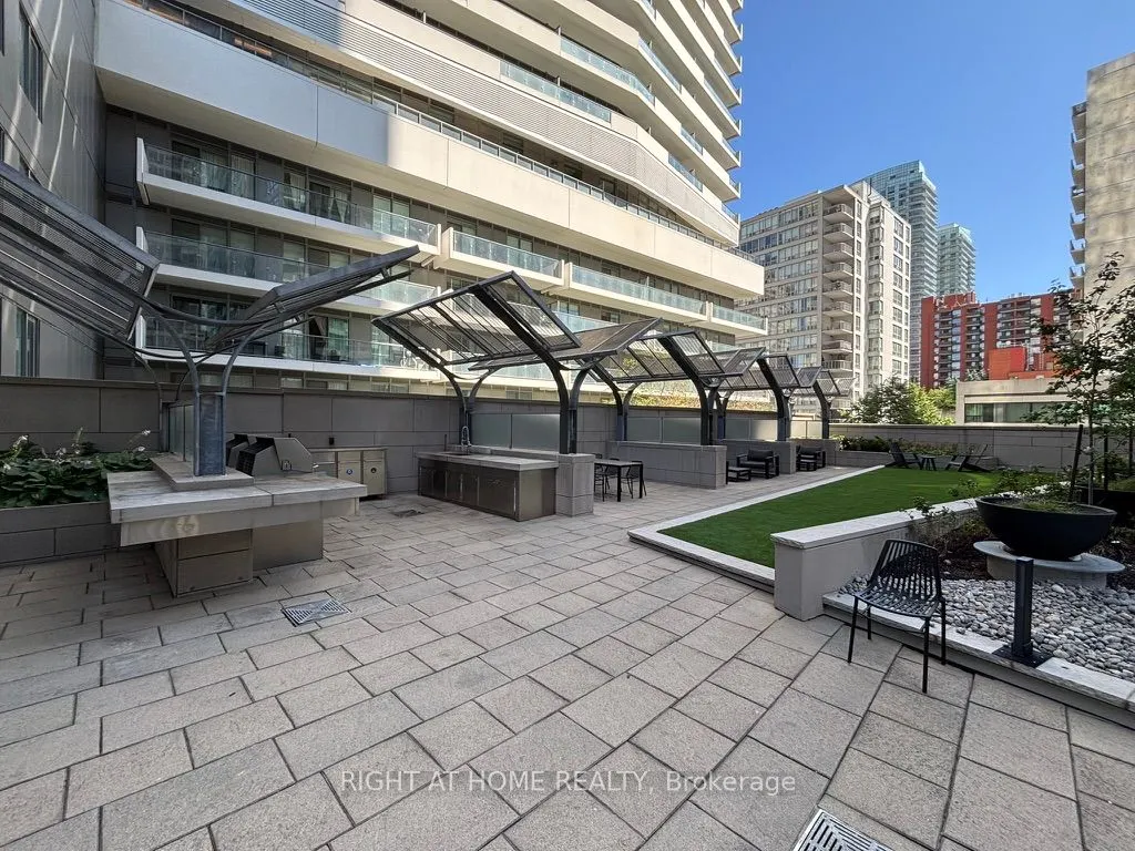 2191 Yonge Street, #405