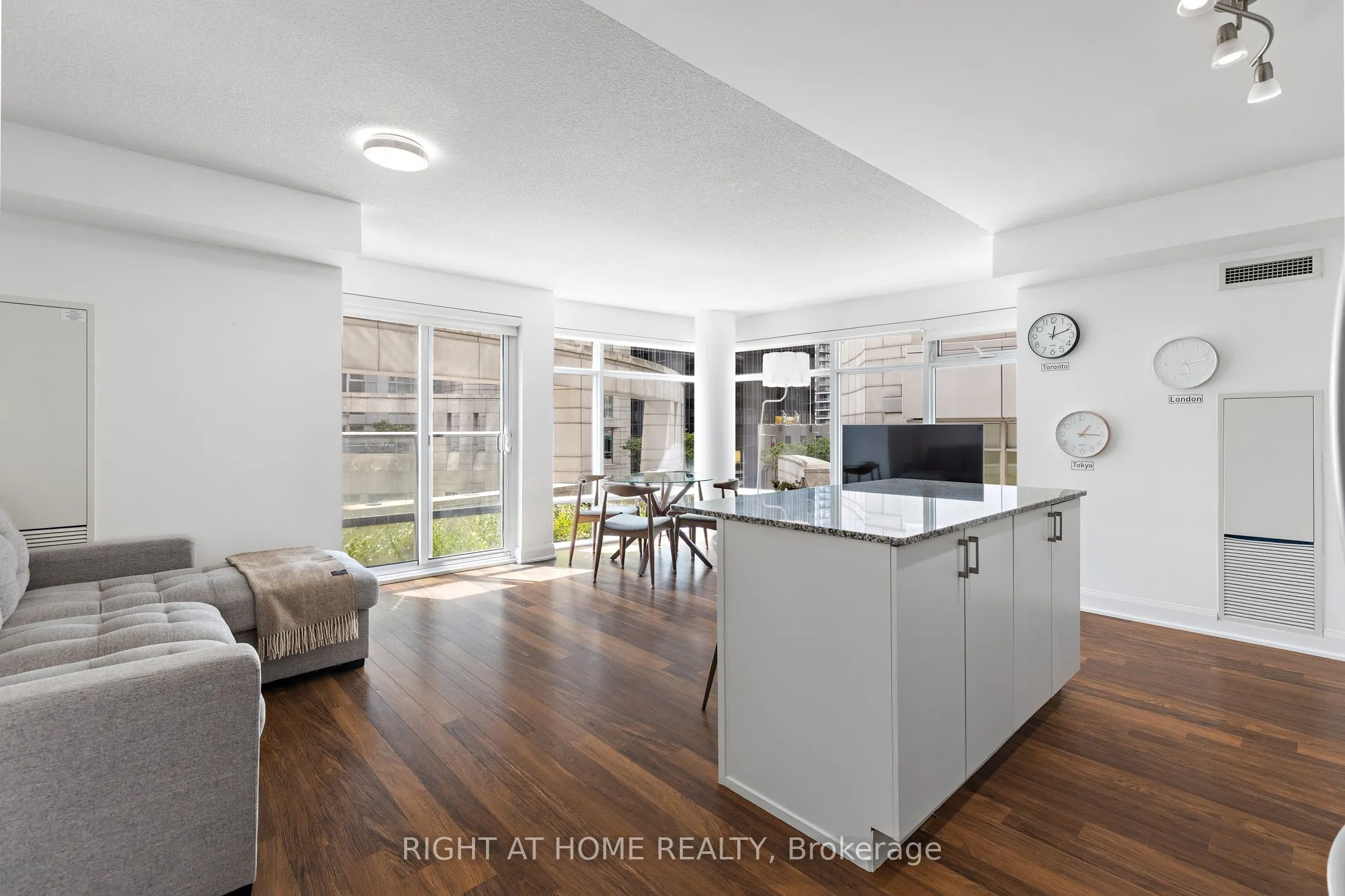 2191 Yonge Street, #405