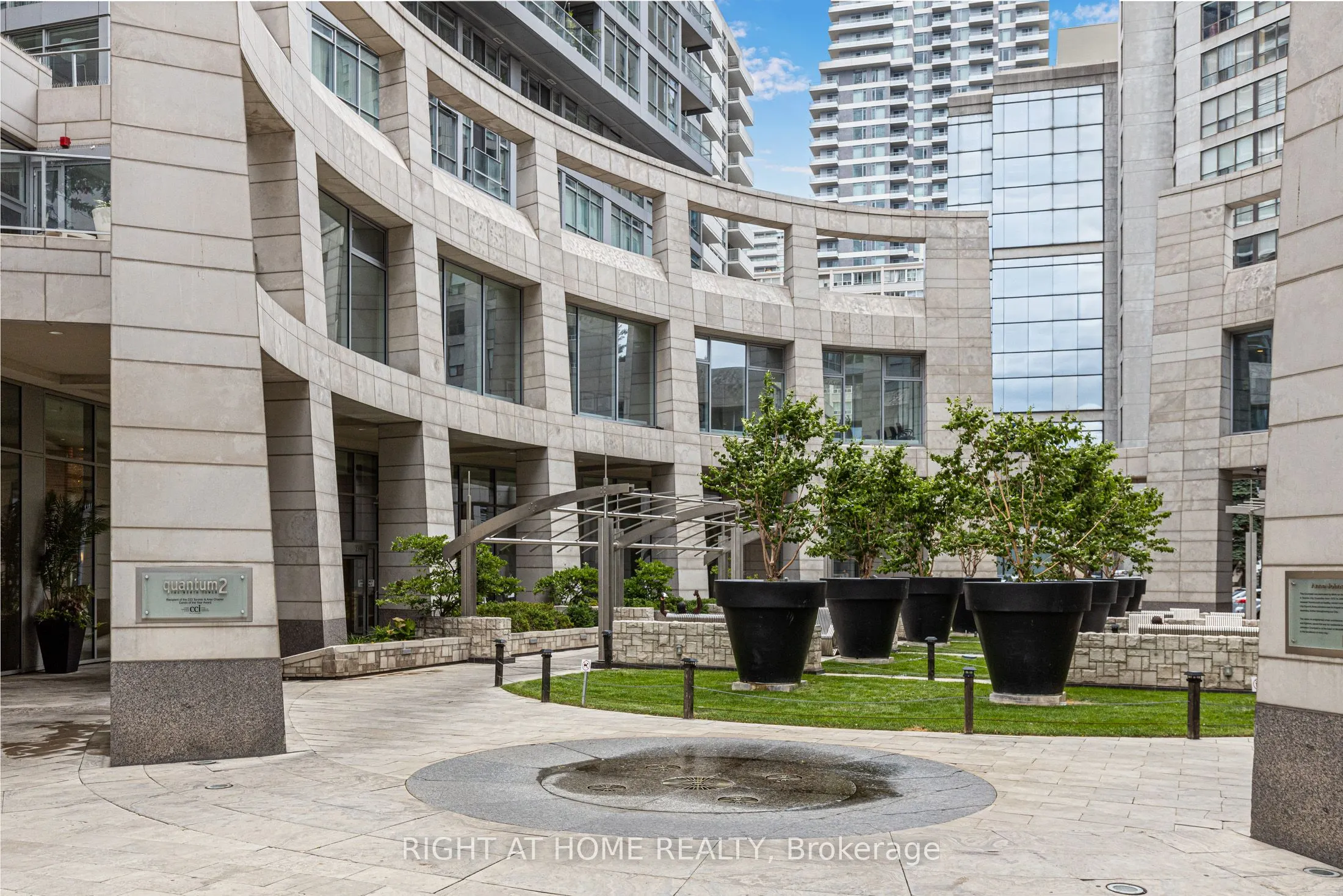 2191 Yonge Street, #405