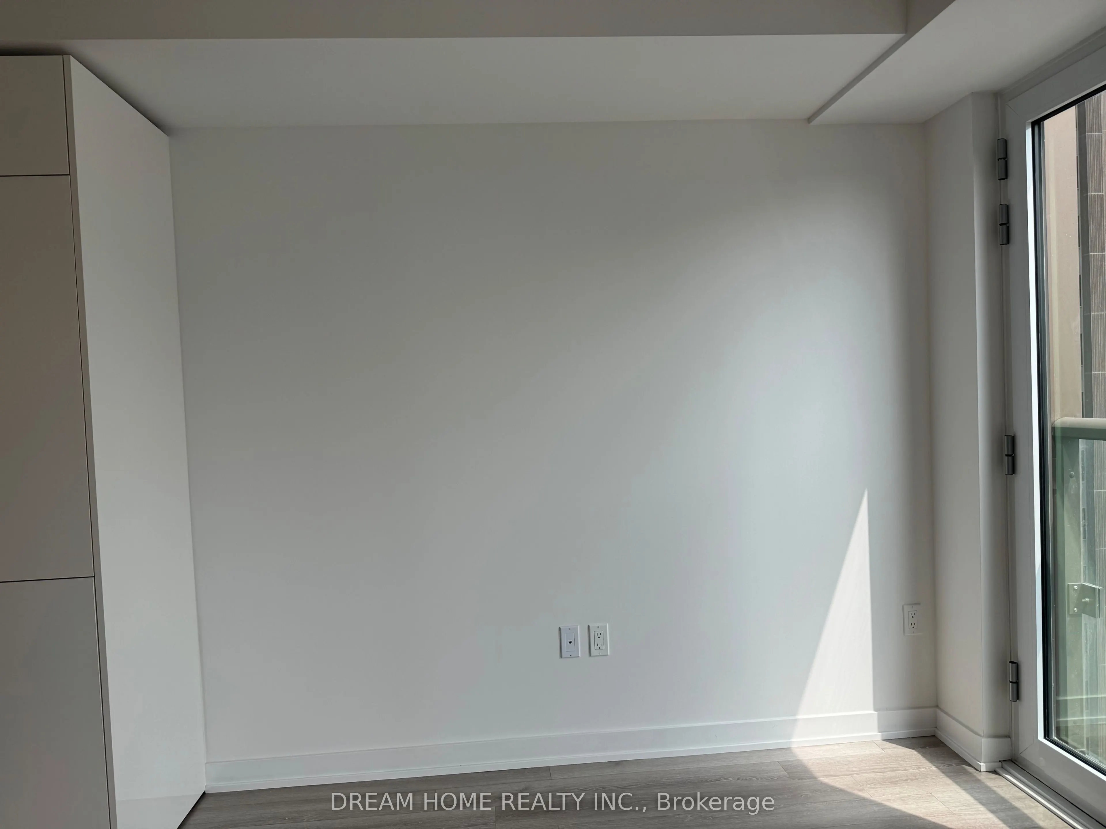 238 Simcoe Street, #1807