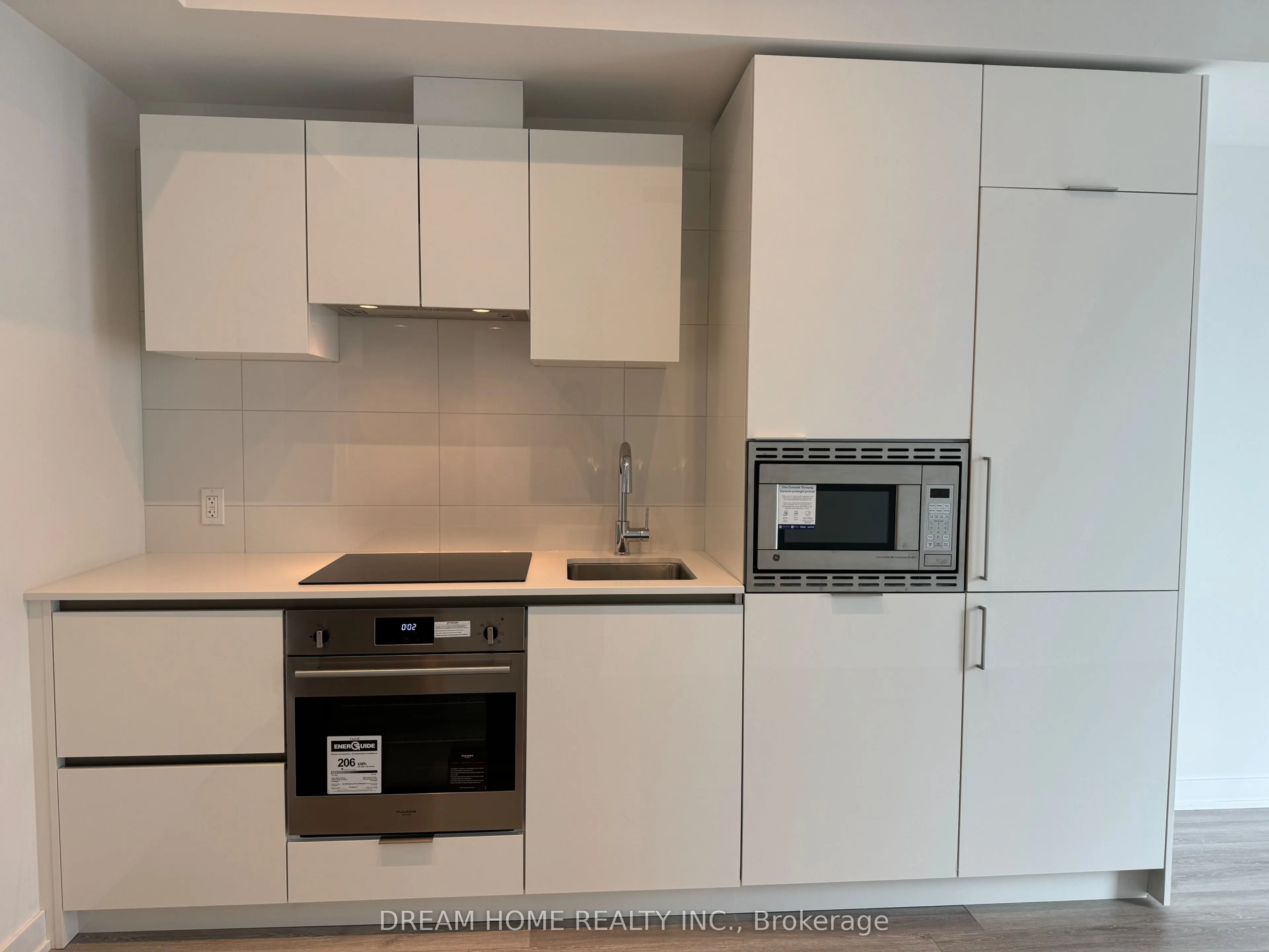 238 Simcoe Street, #1807