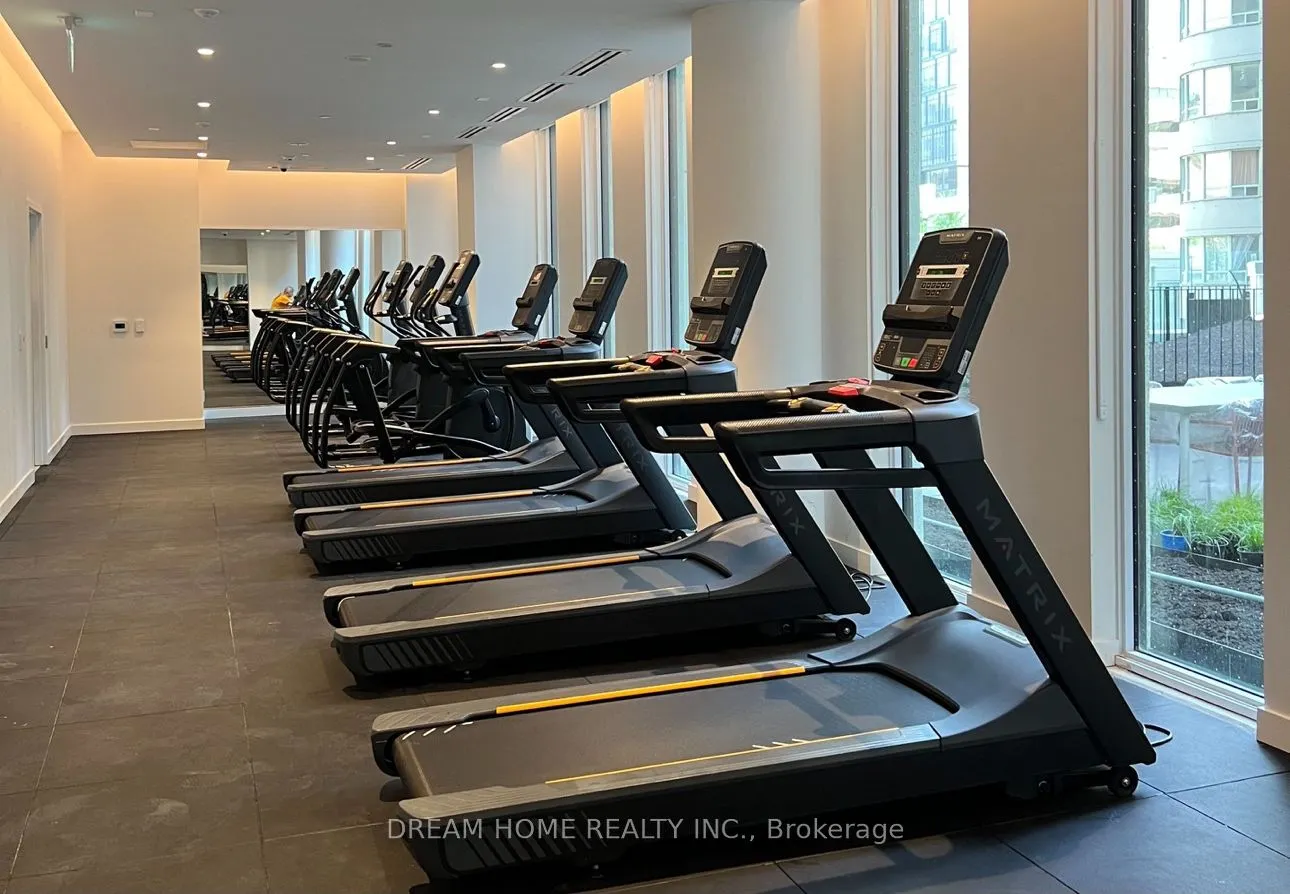 238 Simcoe Street, #1807