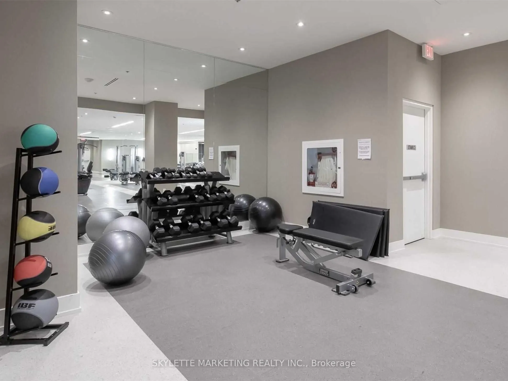 111 St Clair Avenue W, #1128