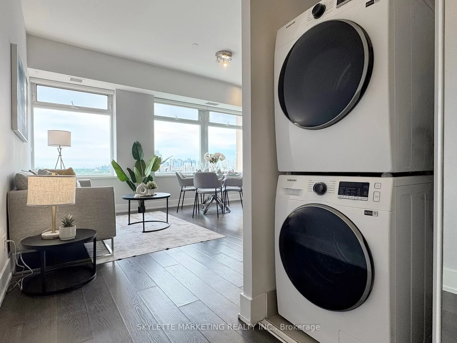 111 St Clair Avenue W, #1128