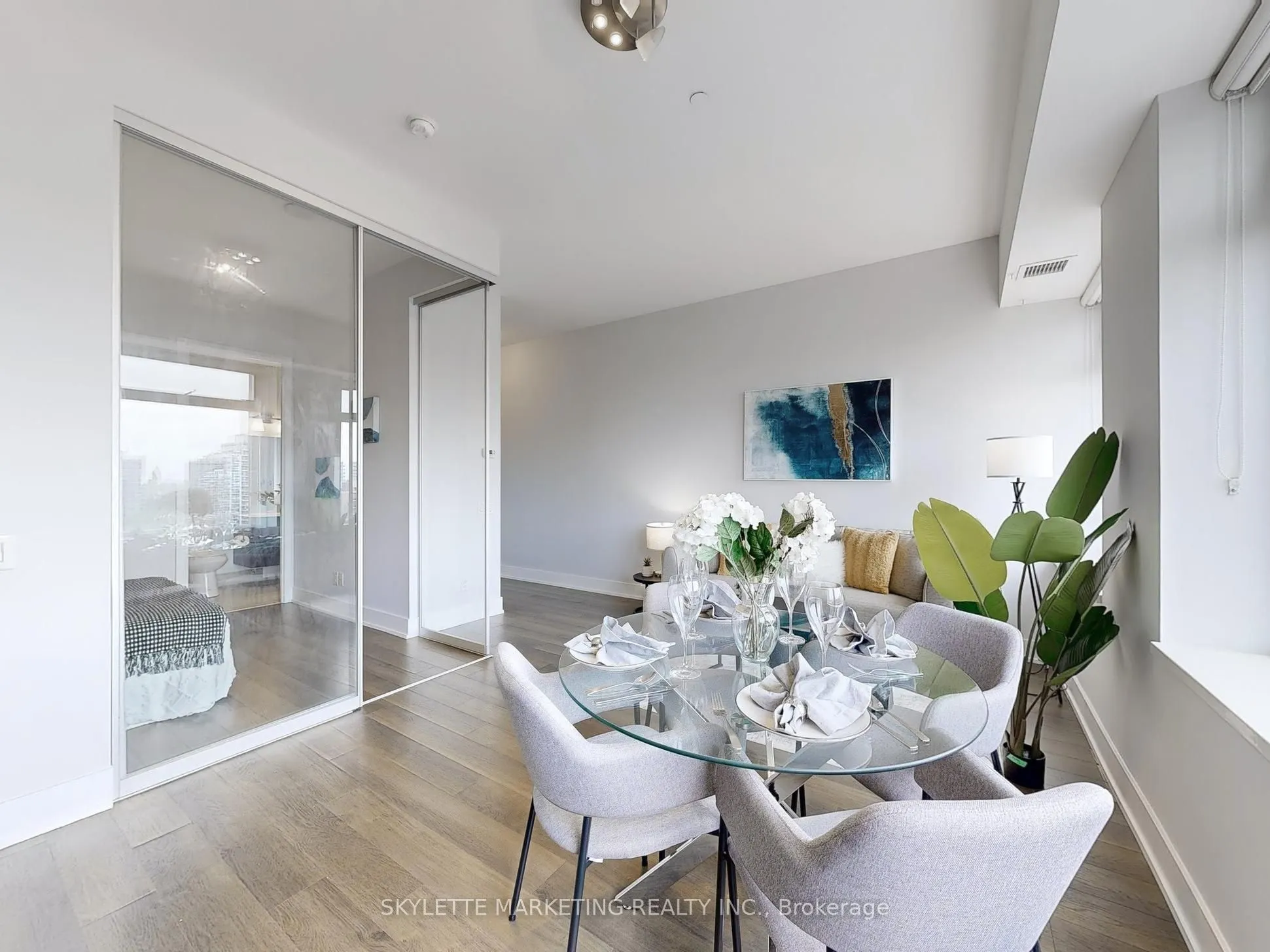 111 St Clair Avenue W, #1128