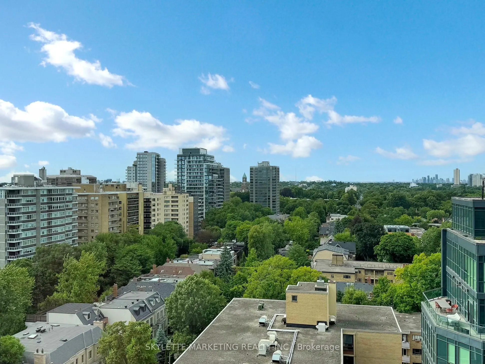 111 St Clair Avenue W, #1128
