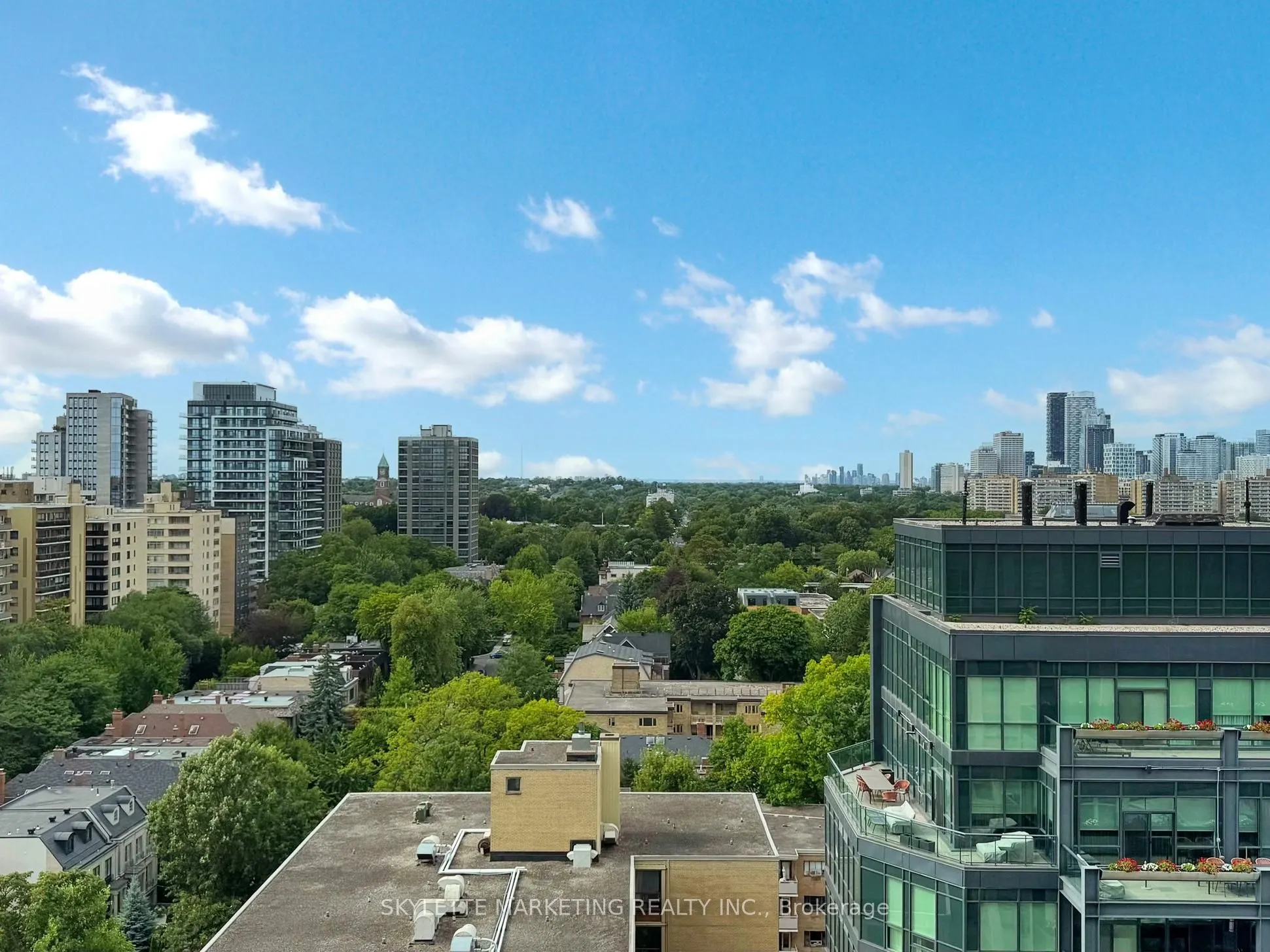 111 St Clair Avenue W, #1128