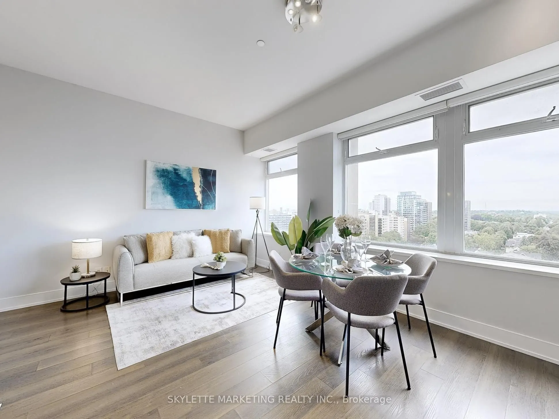 111 St Clair Avenue W, #1128