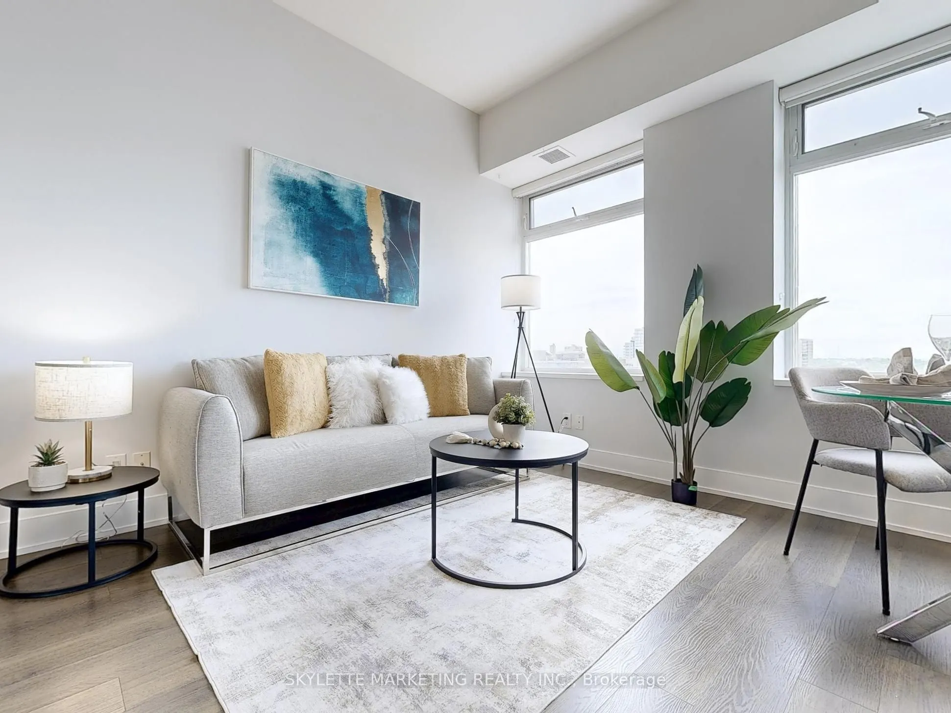 111 St Clair Avenue W, #1128