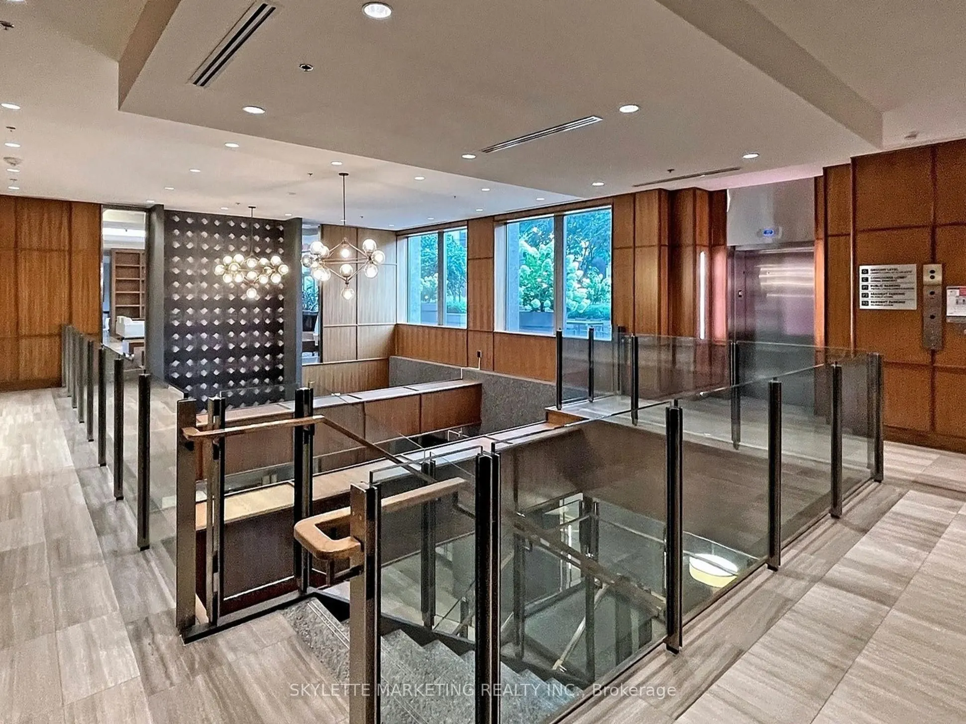 111 St Clair Avenue W, #1128