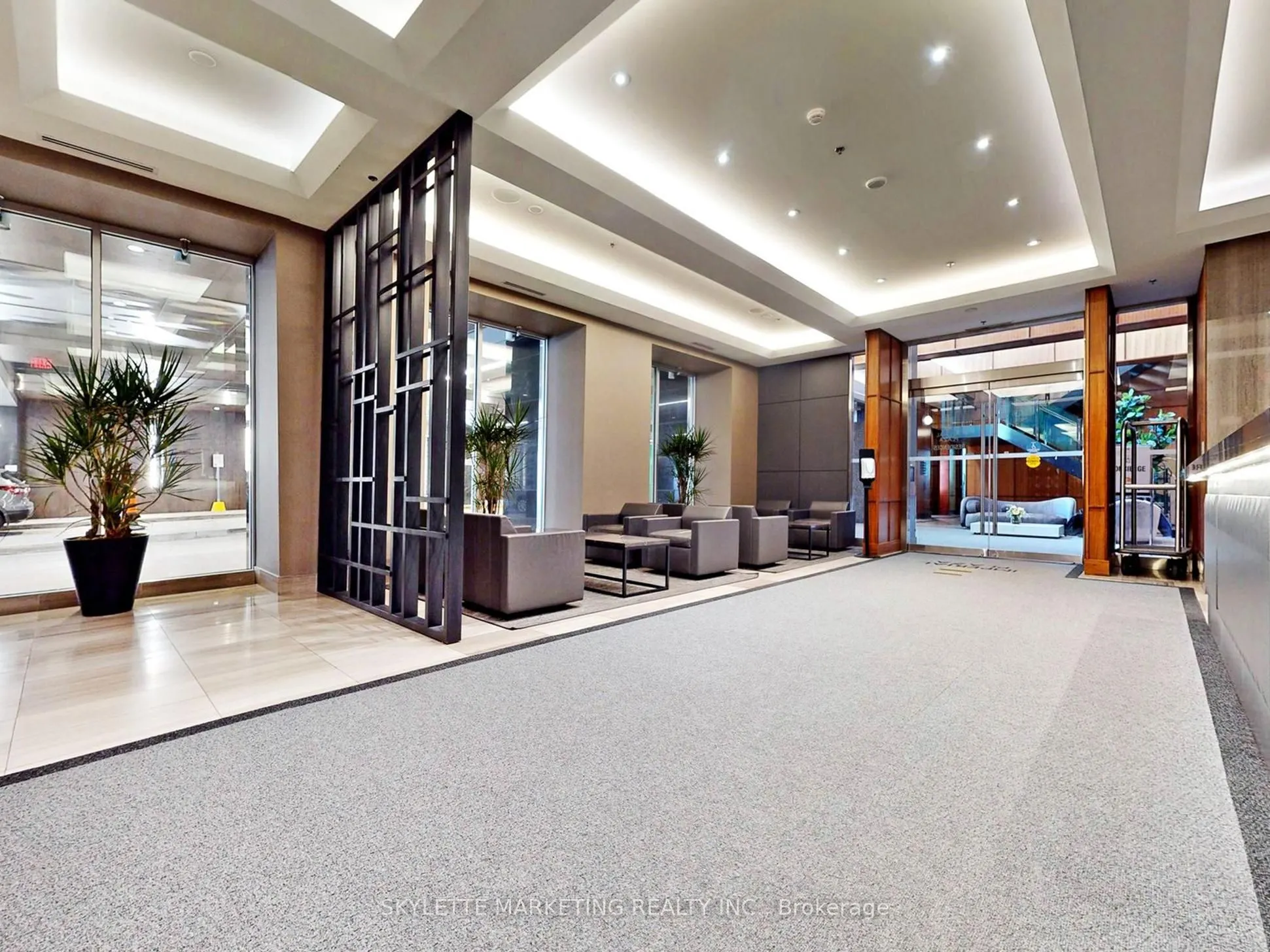 111 St Clair Avenue W, #1128