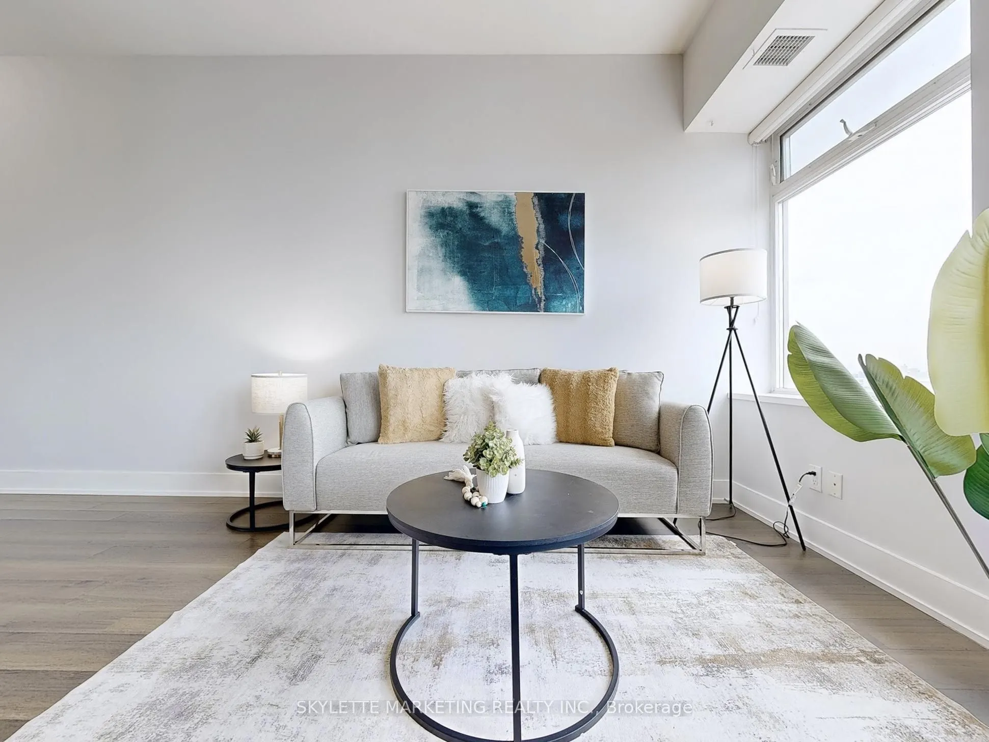 111 St Clair Avenue W, #1128