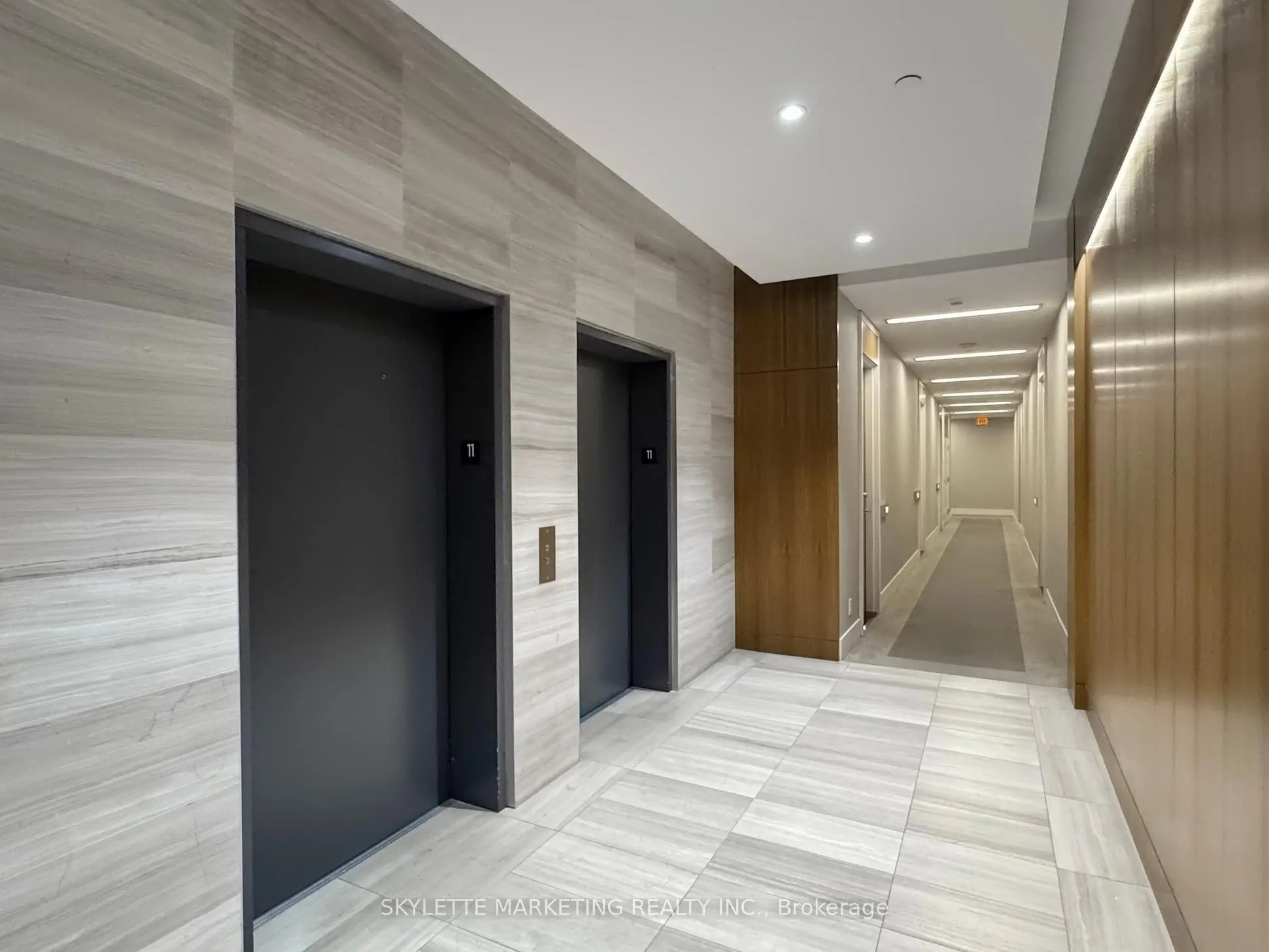 111 St Clair Avenue W, #1128