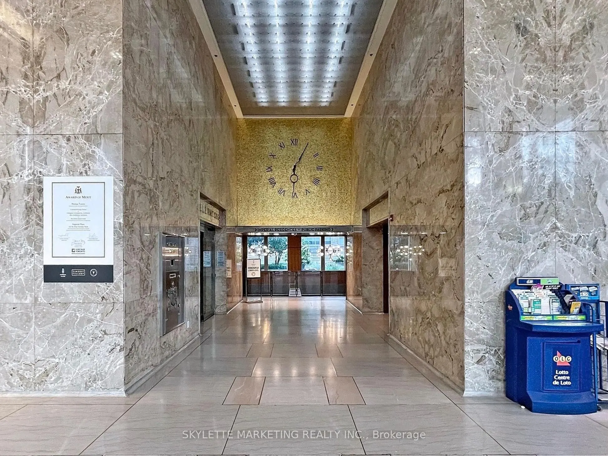 111 St Clair Avenue W, #1128