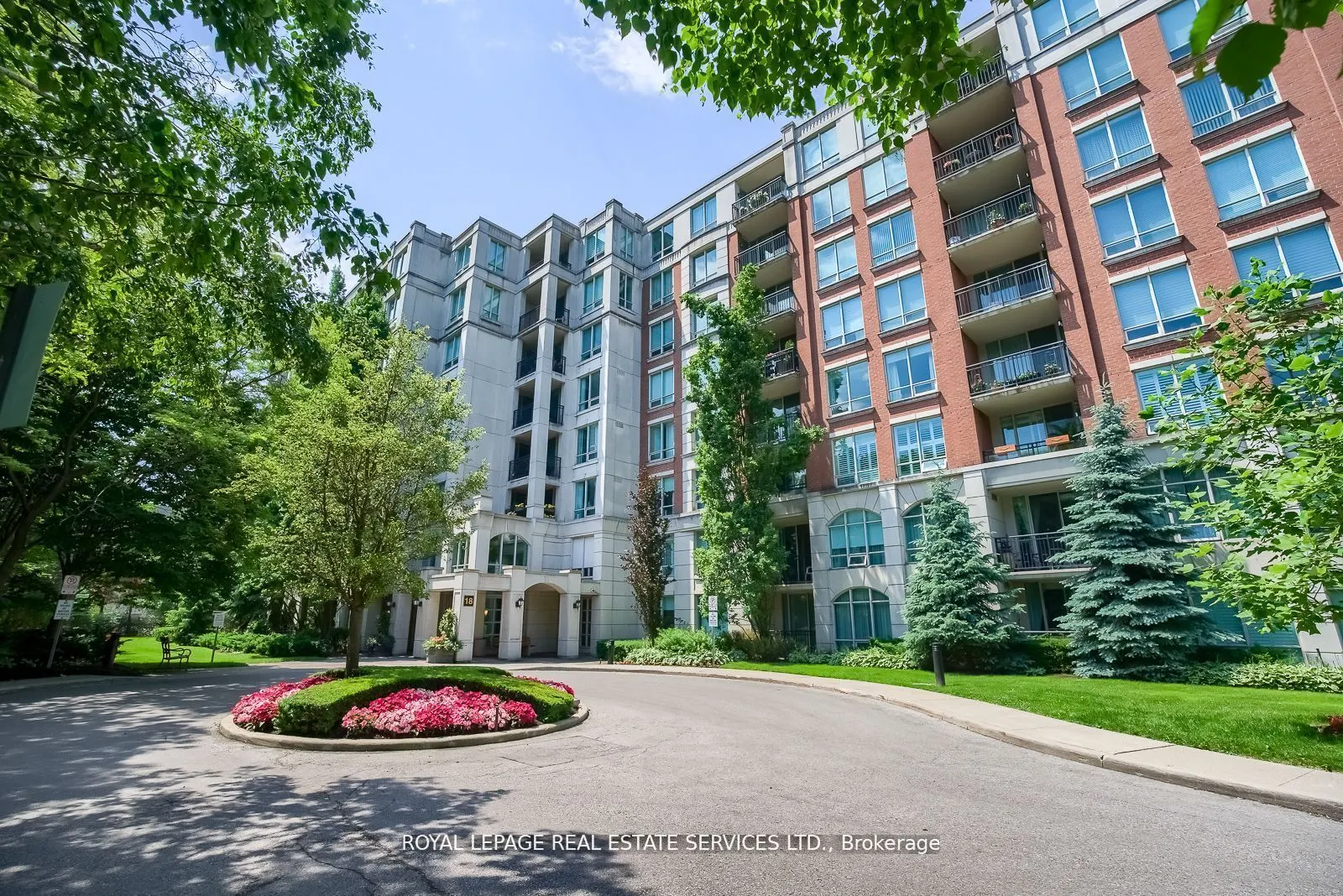 18 William Carson Crescent, #811