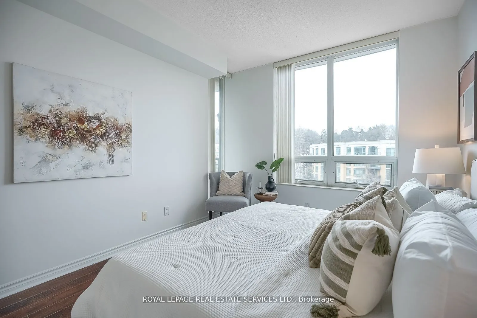 18 William Carson Crescent, #811