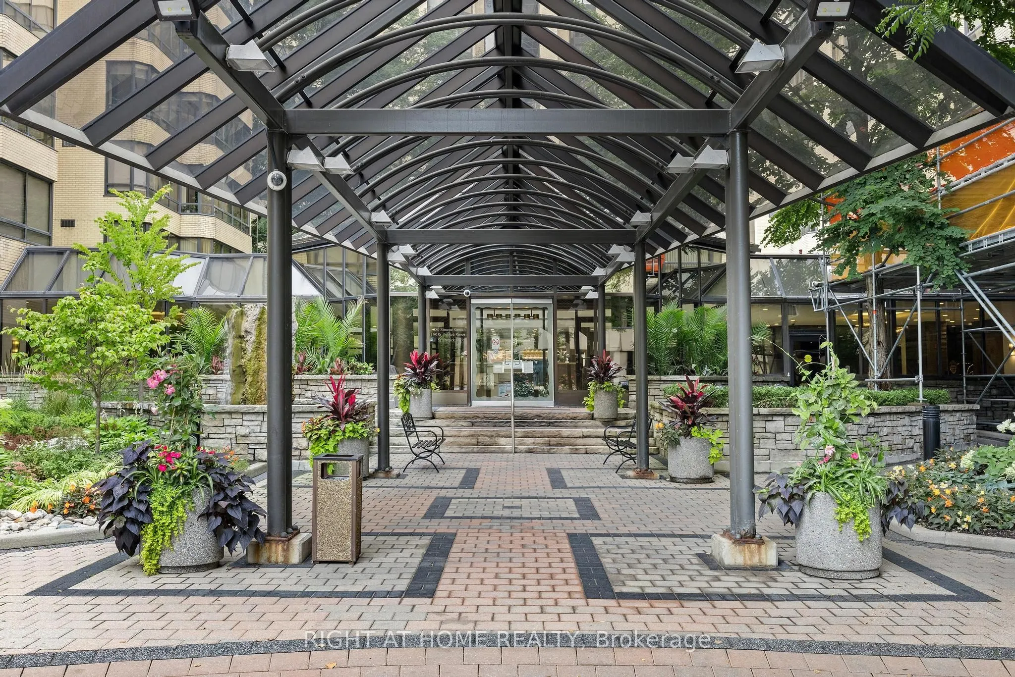 280 Simcoe Street, #206A
