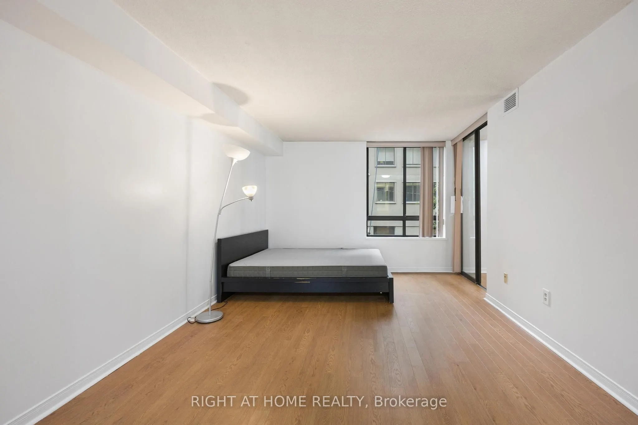 280 Simcoe Street, #206A