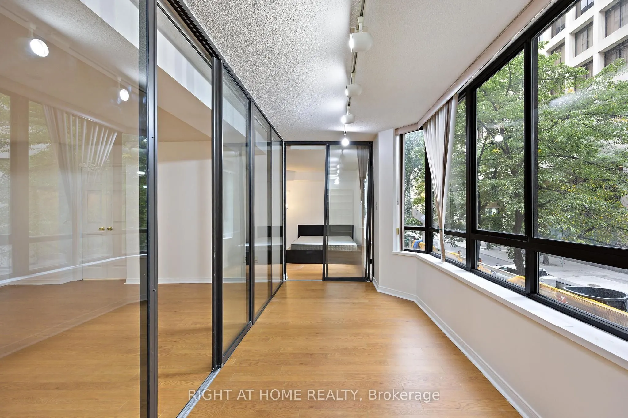 280 Simcoe Street, #206A