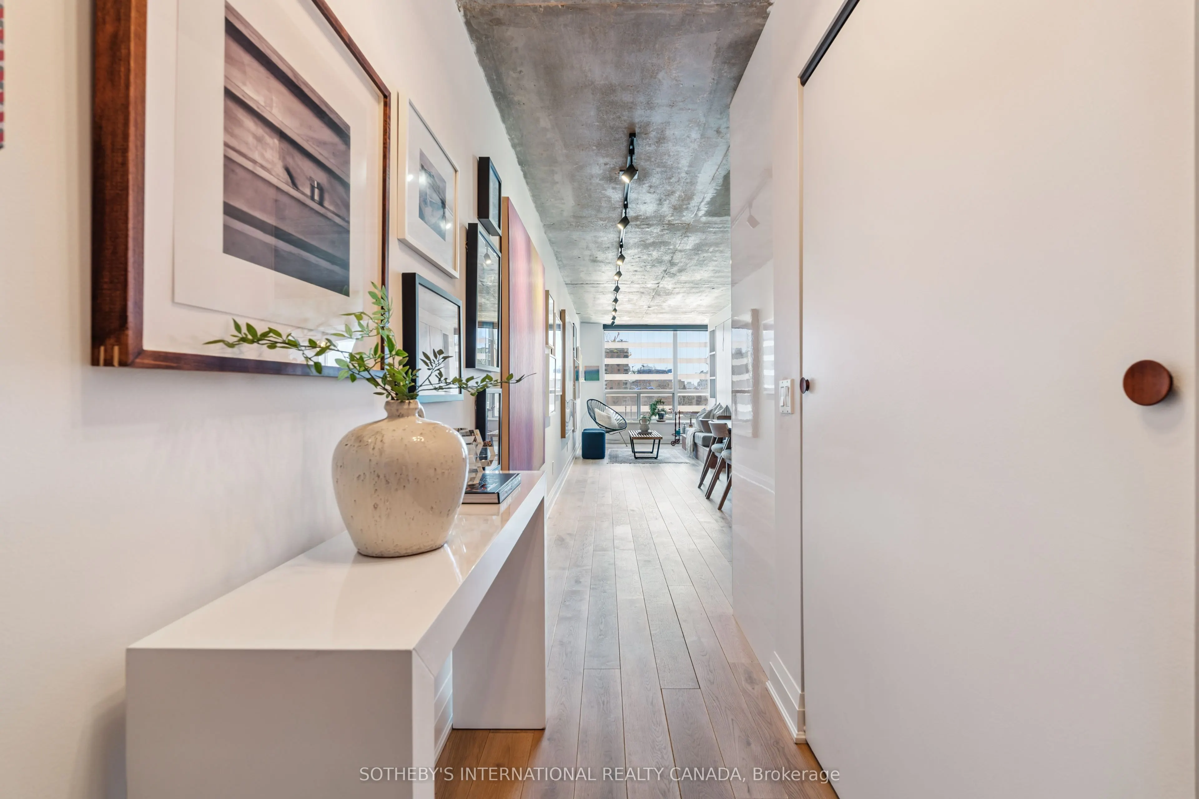 152 St Patrick Street, #1011
