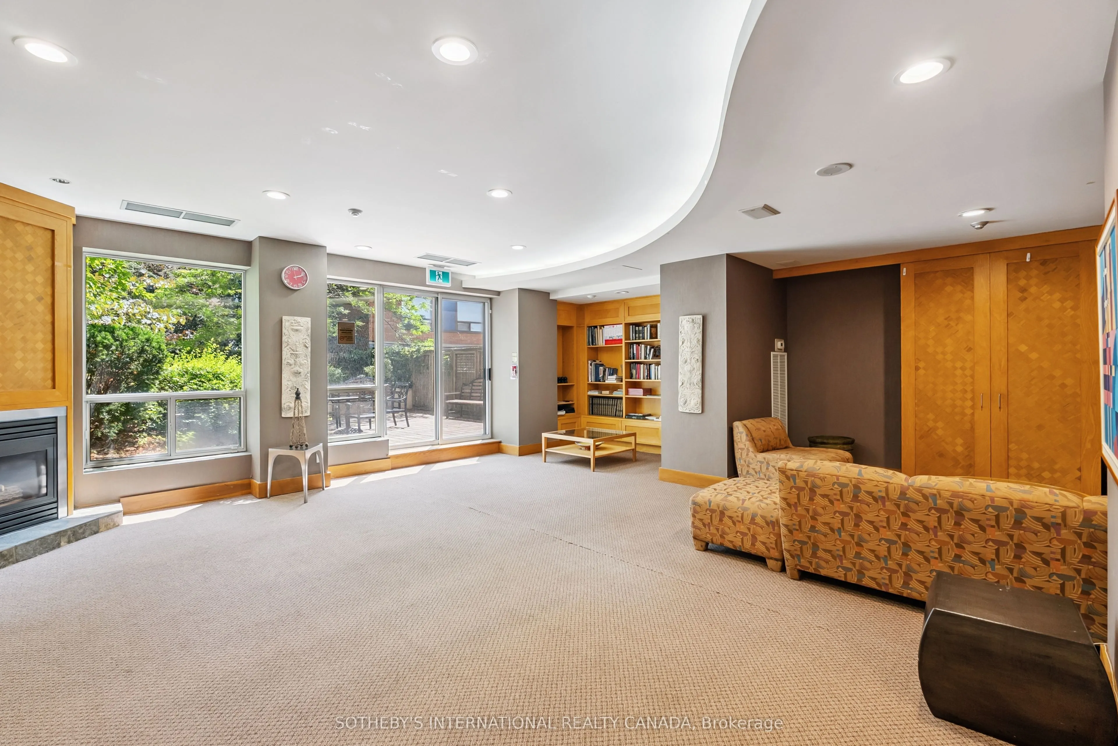 152 St Patrick Street, #1011