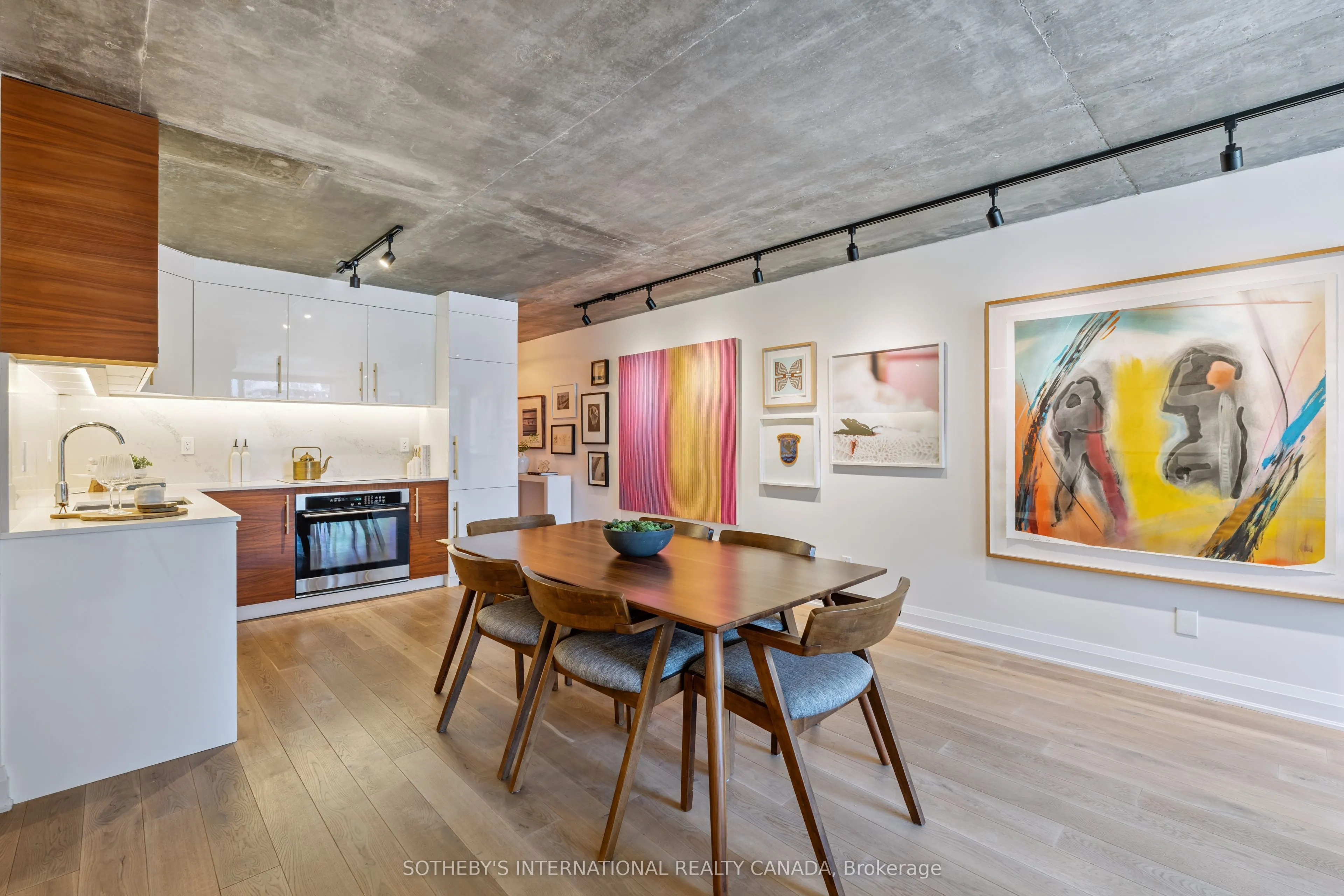 152 St Patrick Street, #1011
