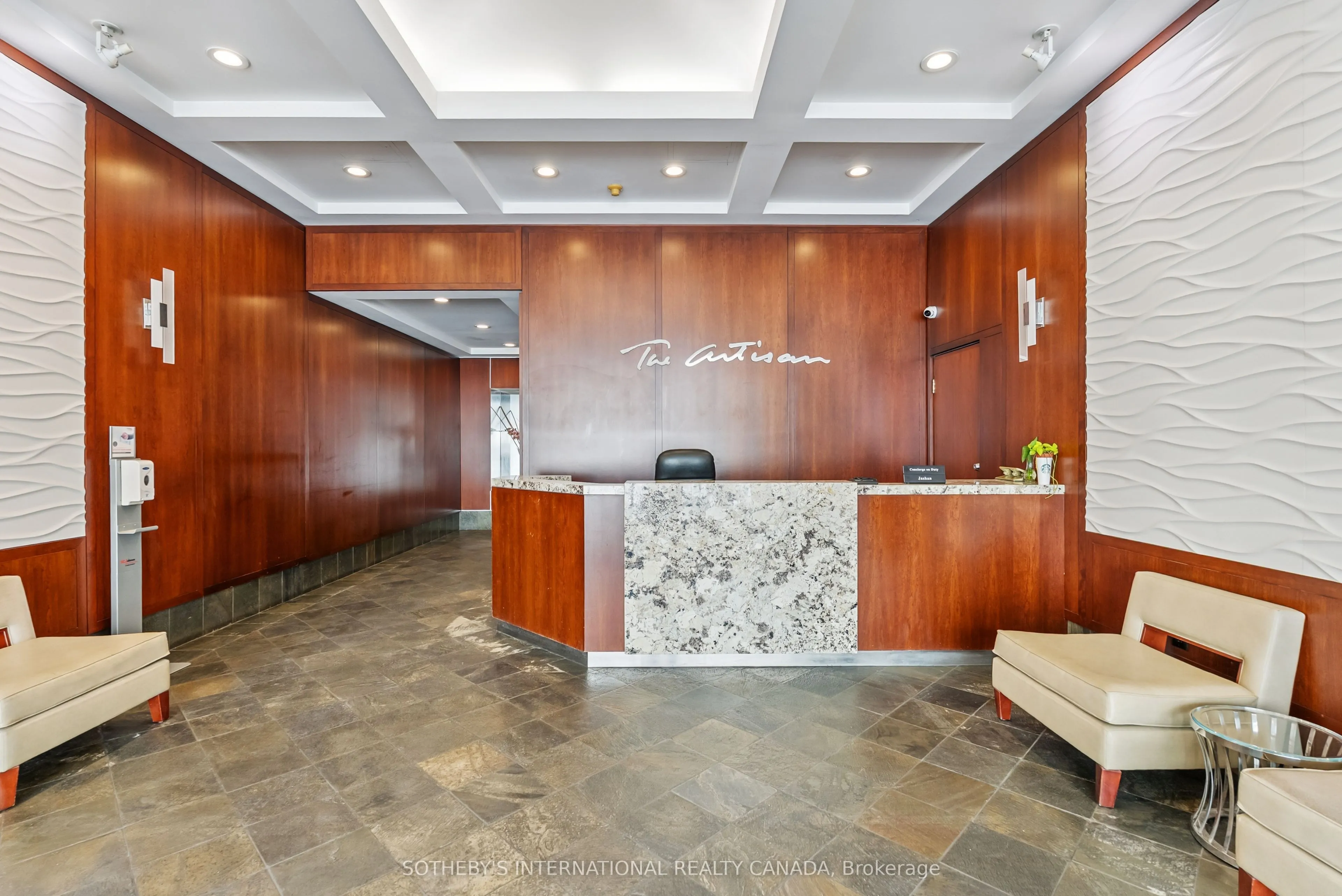 152 St Patrick Street, #1011