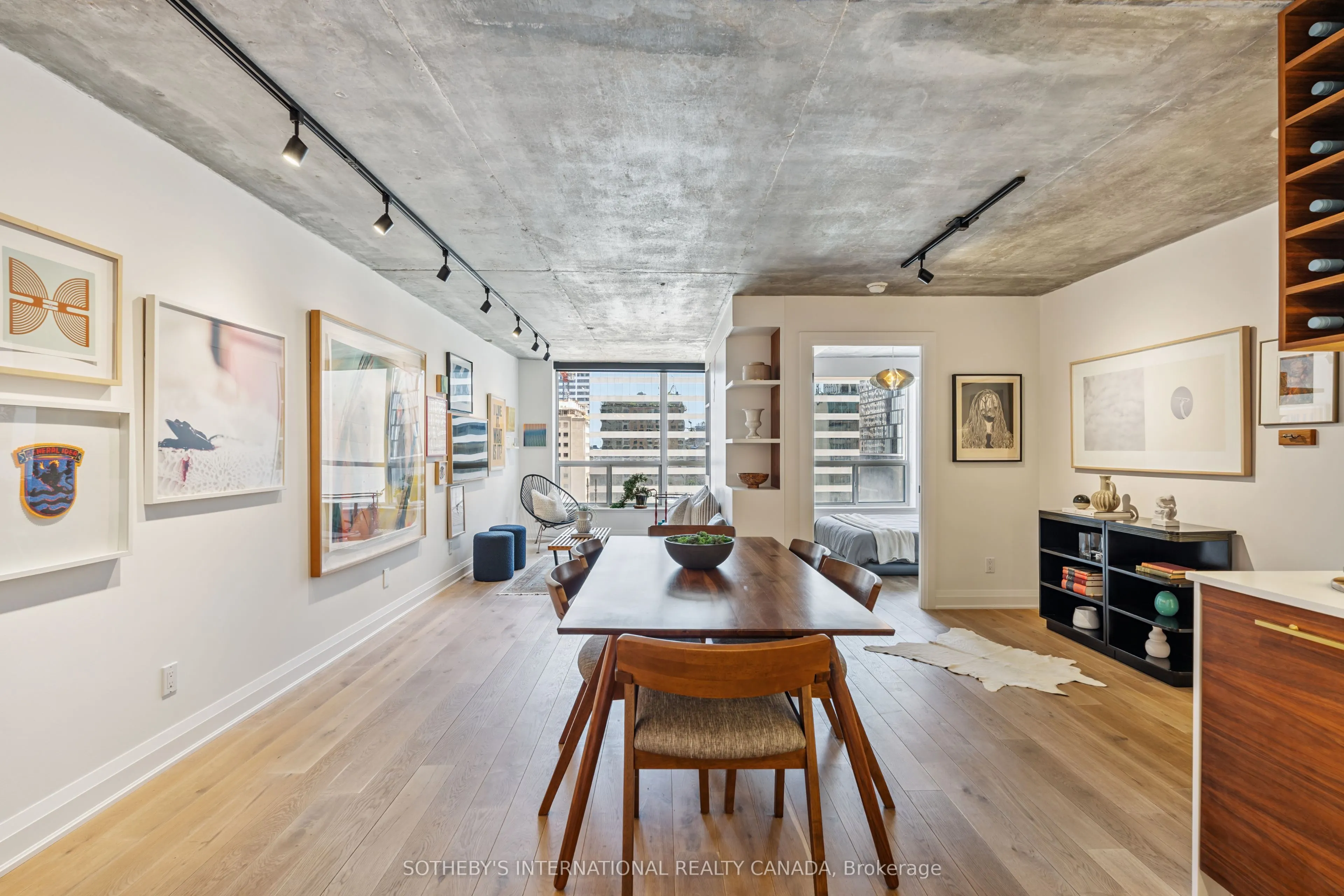152 St Patrick Street, #1011