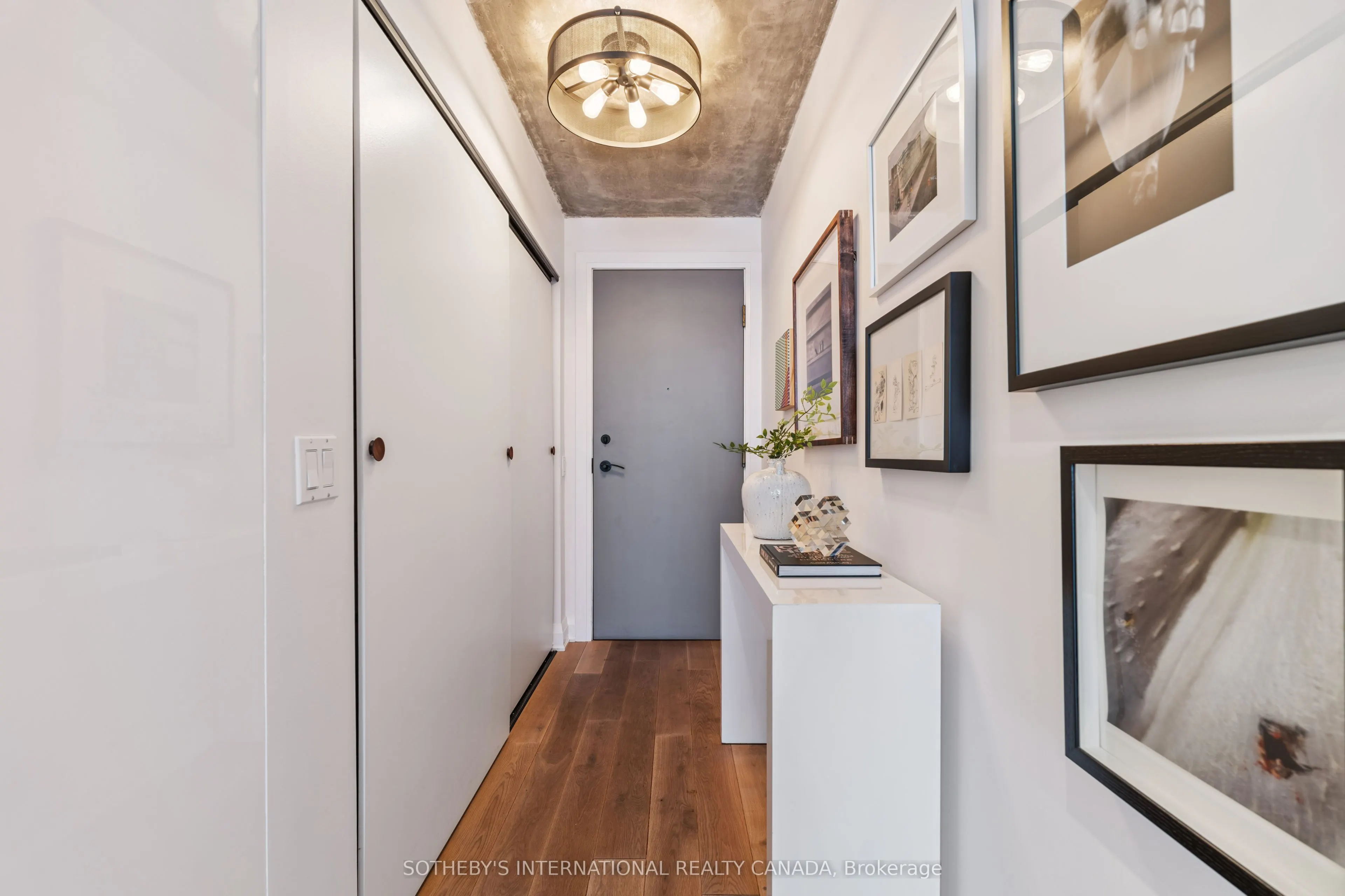 152 St Patrick Street, #1011