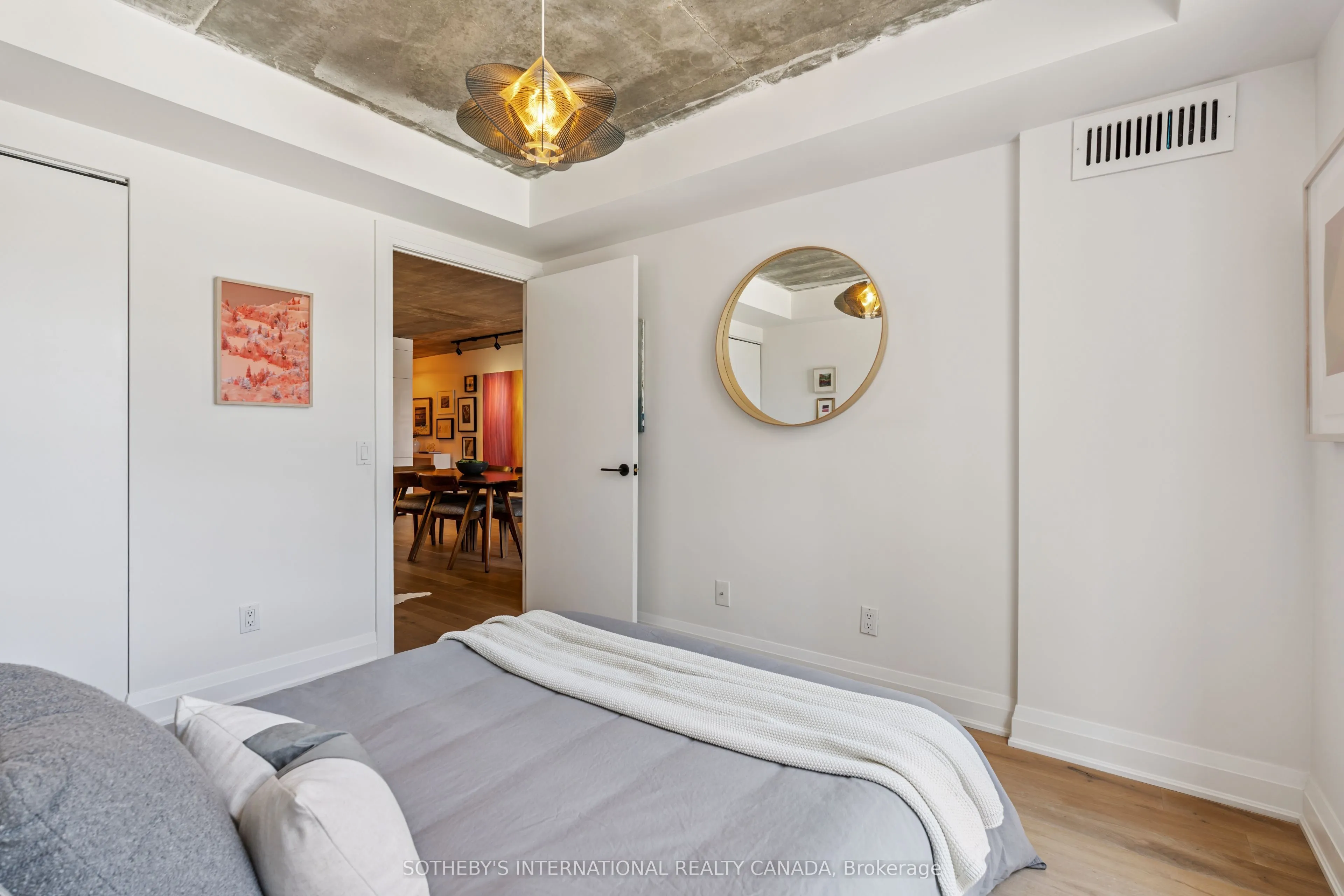 152 St Patrick Street, #1011