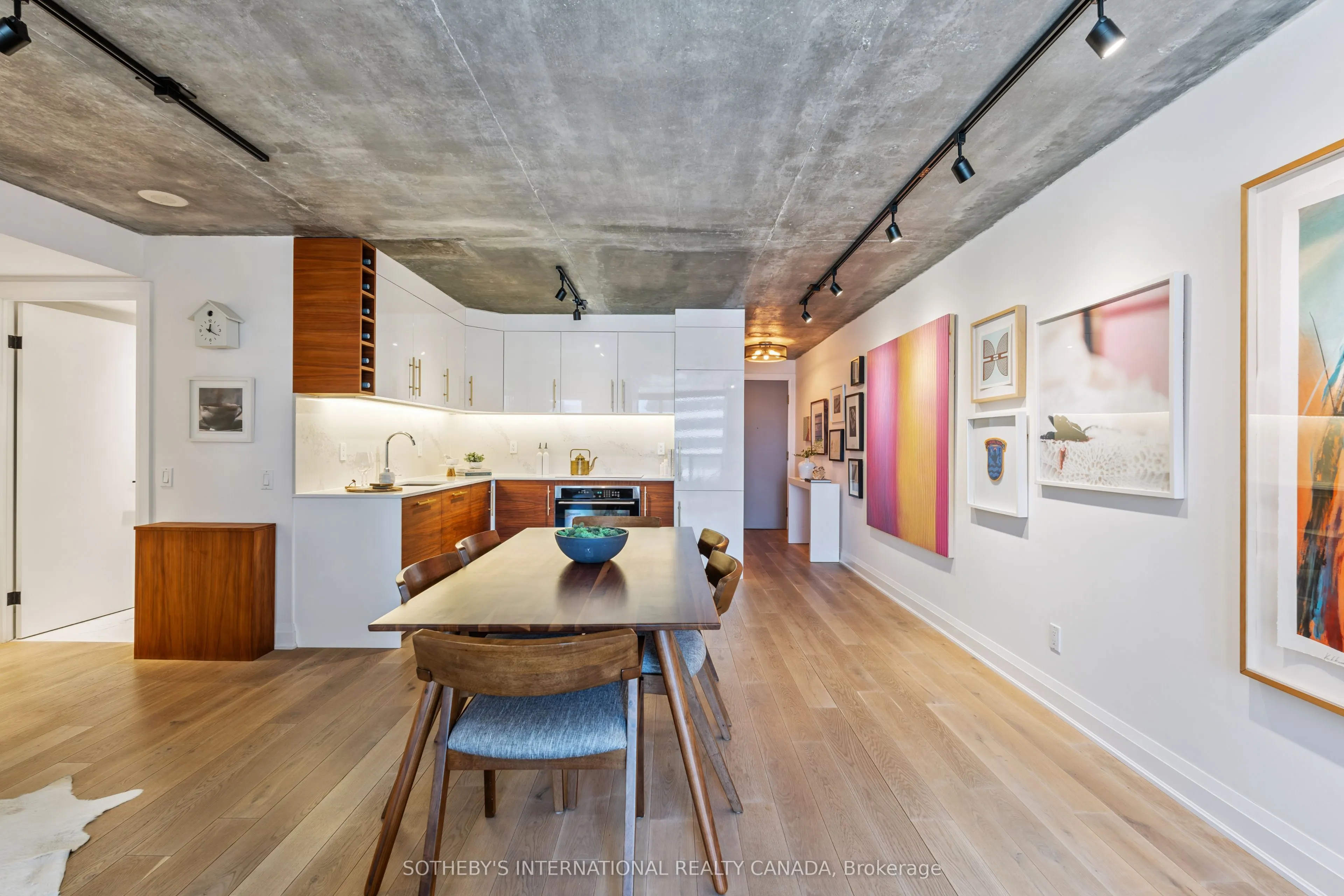 152 St Patrick Street, #1011