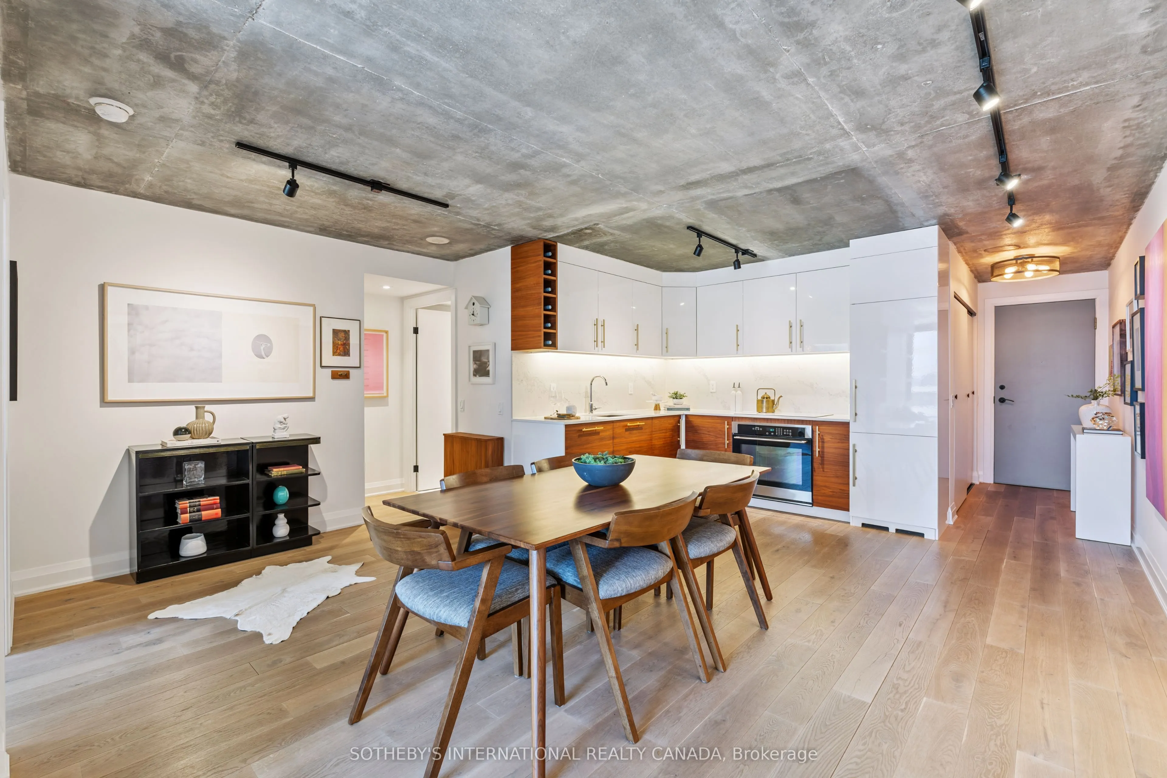 152 St Patrick Street, #1011