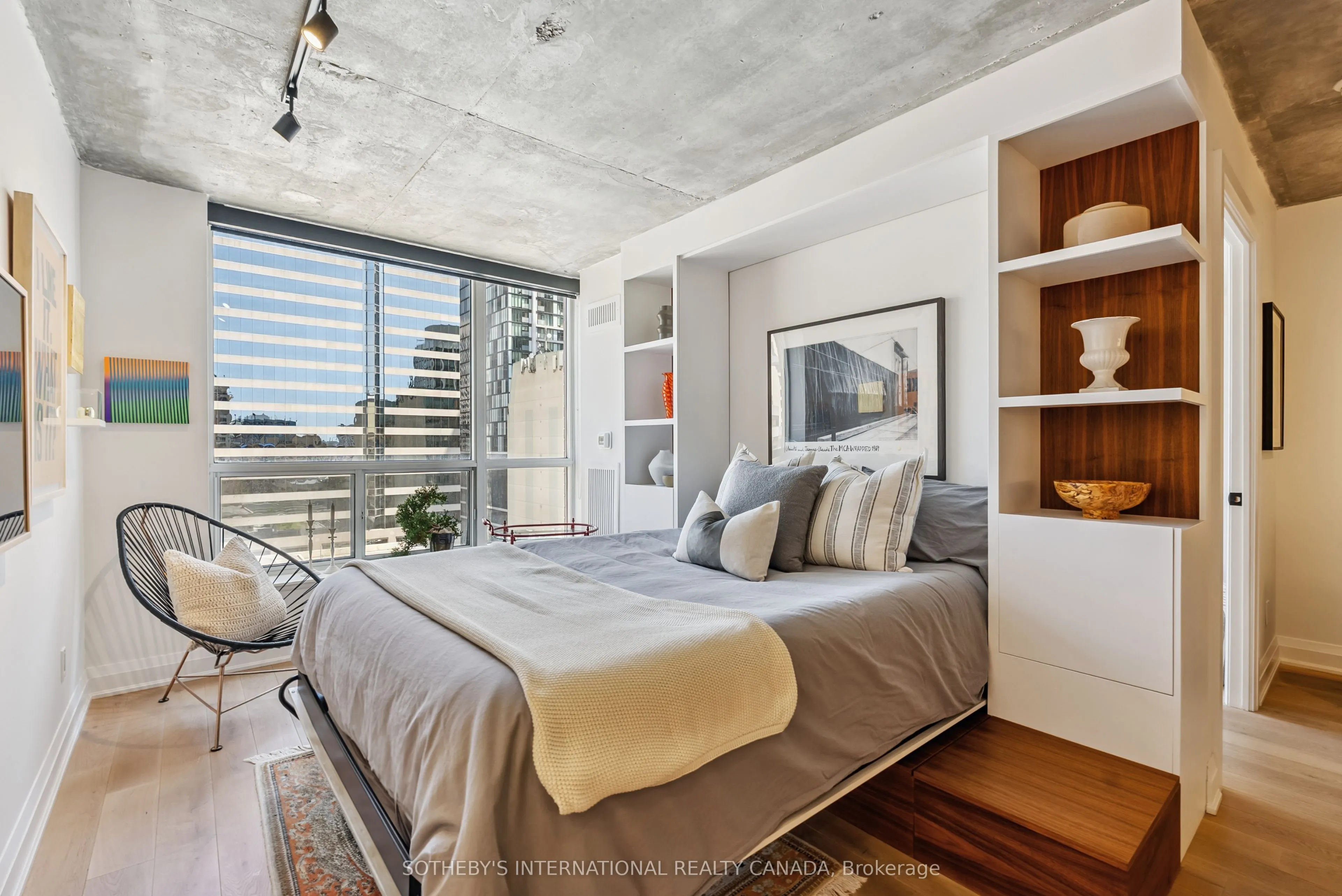 152 St Patrick Street, #1011