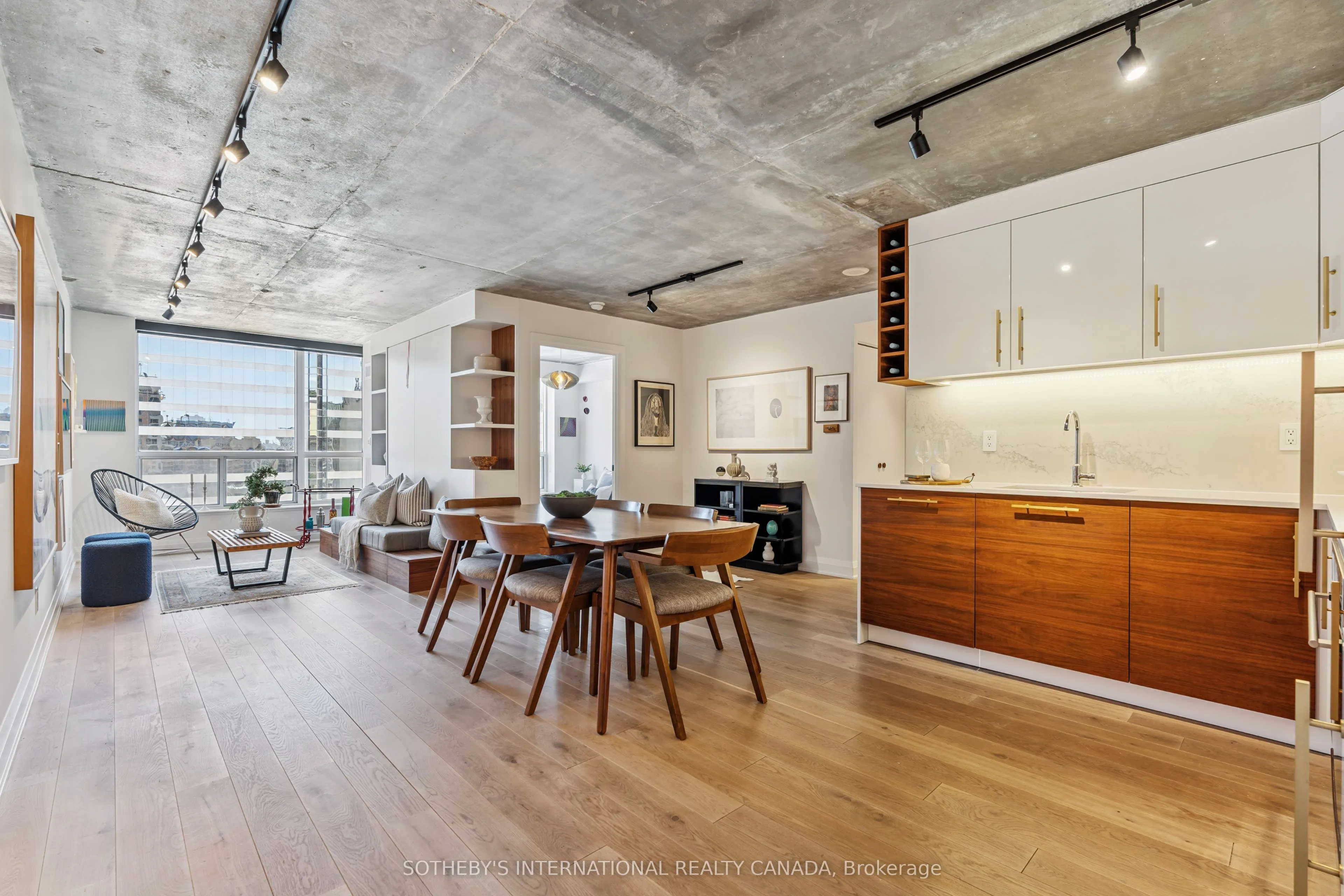152 St Patrick Street, #1011