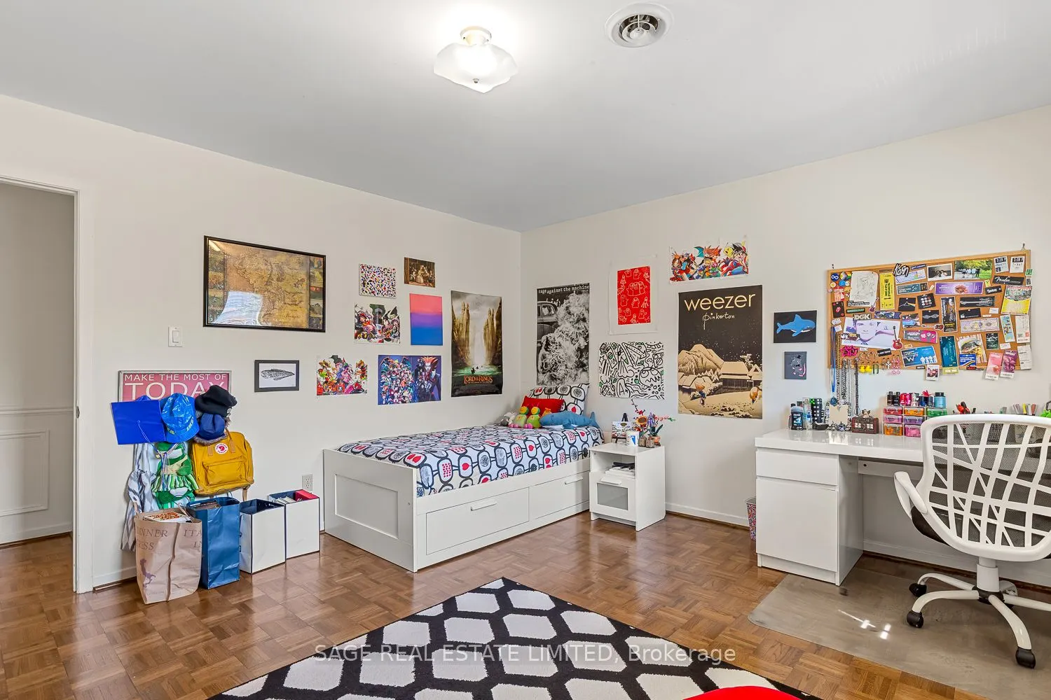 123 Abbeywood Trail