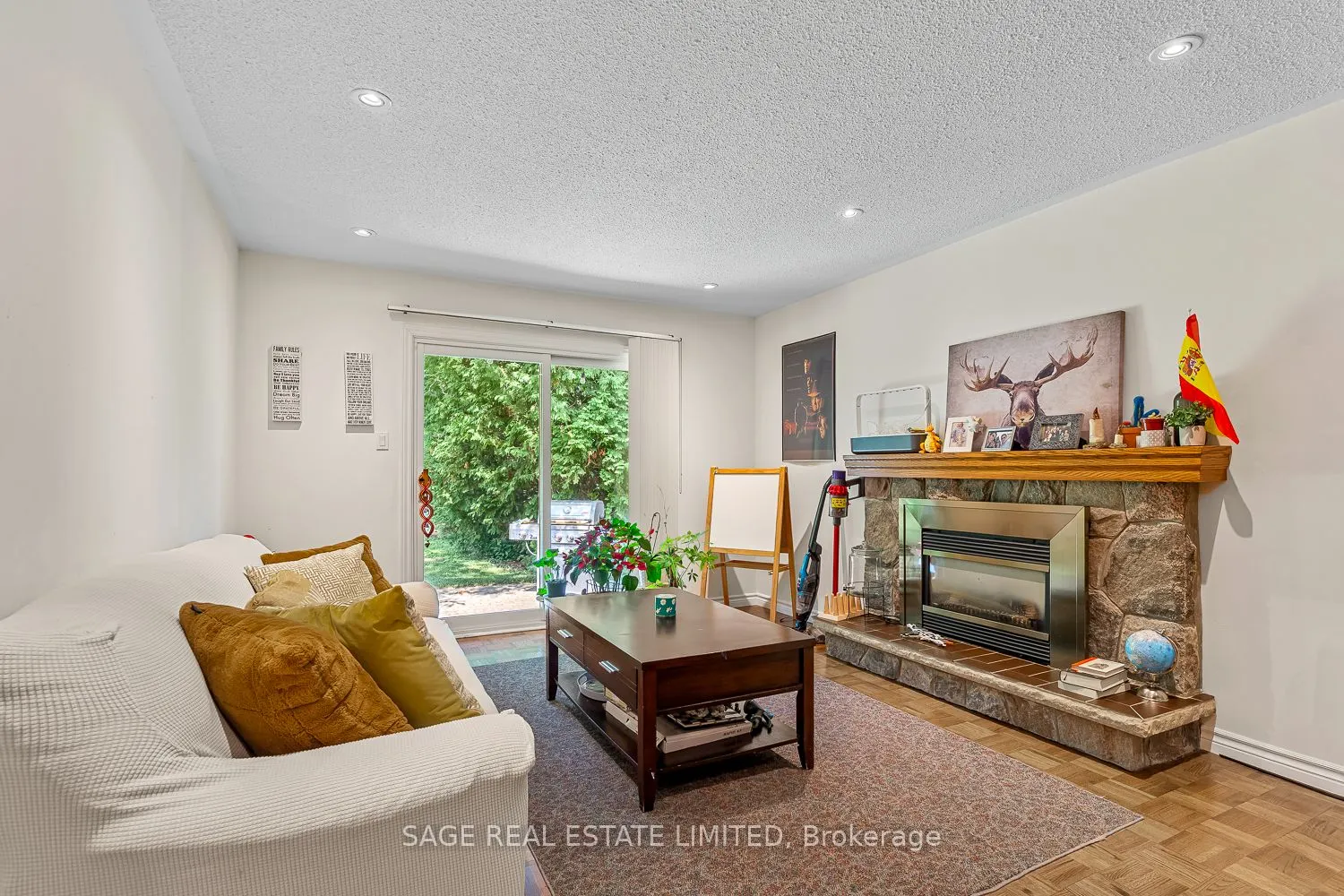 123 Abbeywood Trail