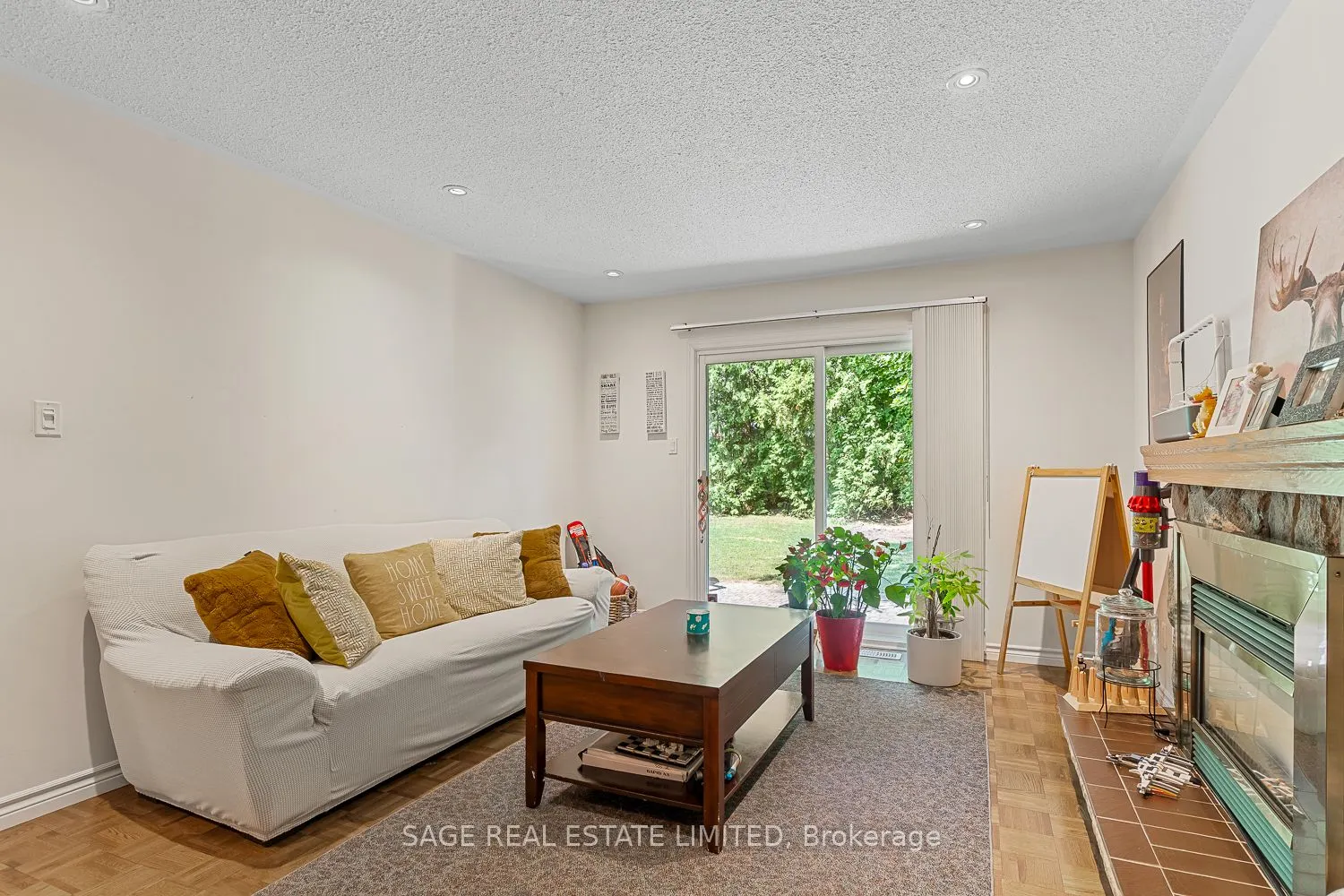 123 Abbeywood Trail