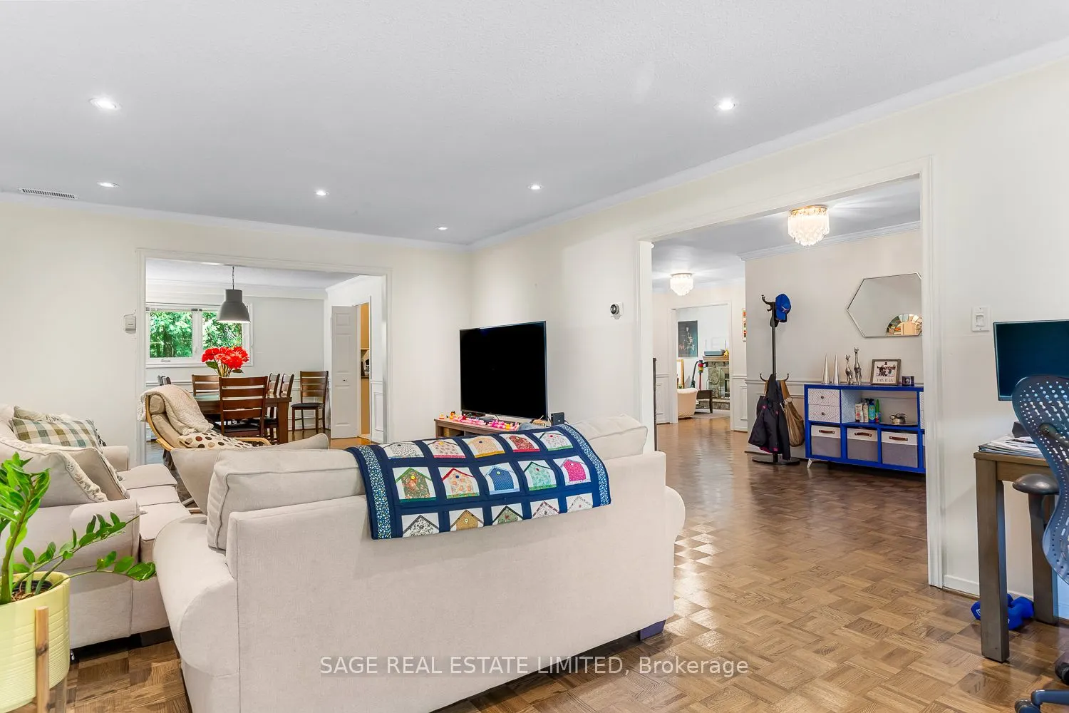 123 Abbeywood Trail