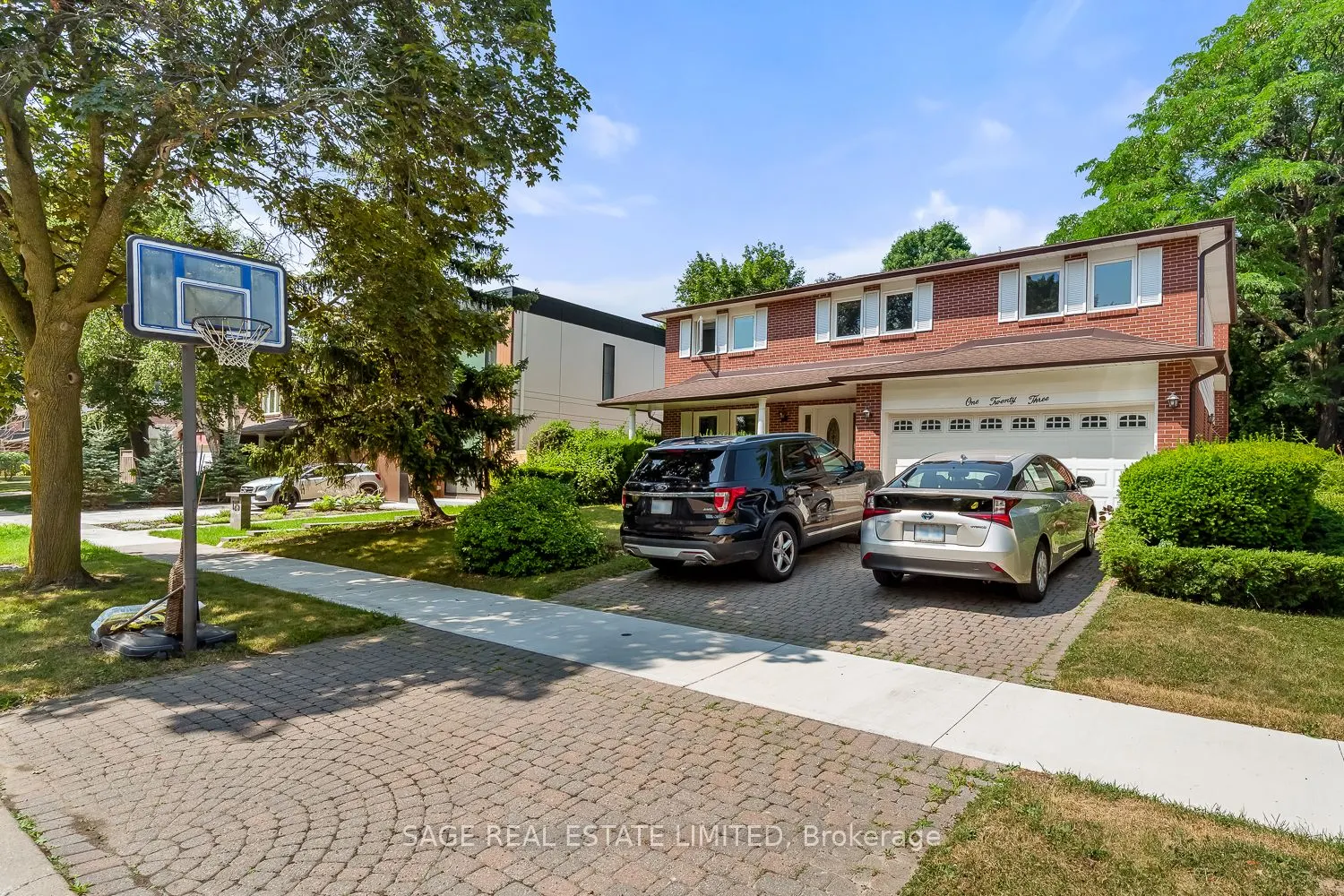 123 Abbeywood Trail