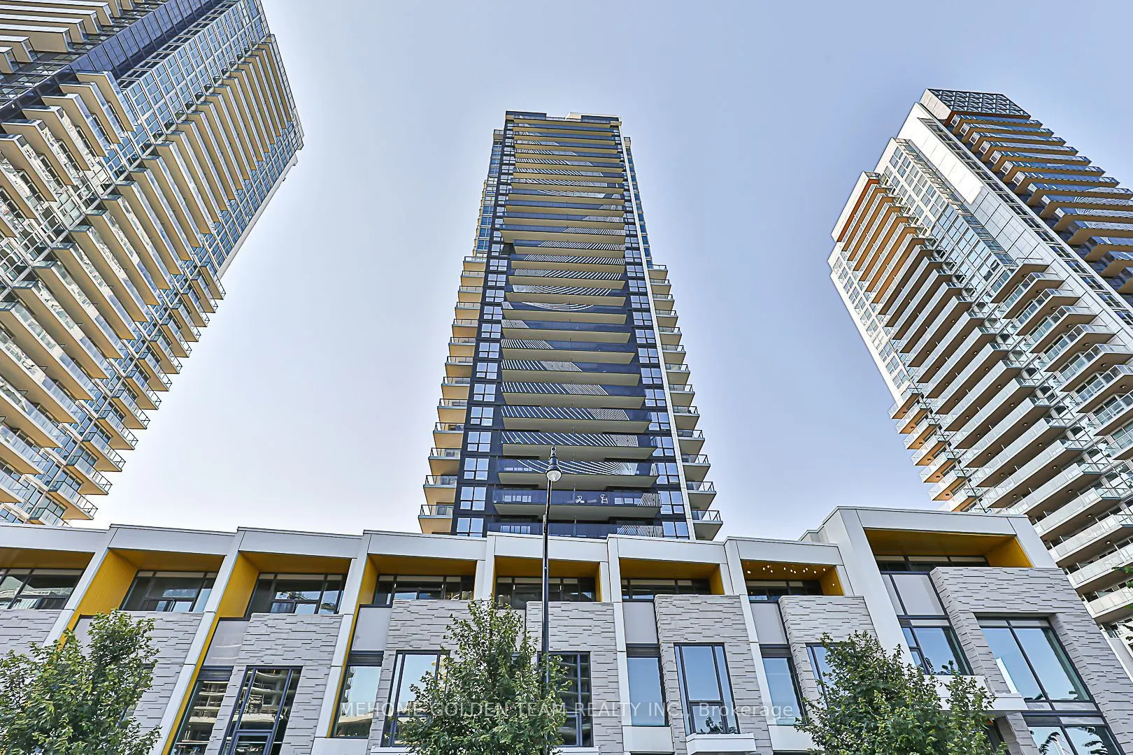 85 Mcmahon Drive, #1611