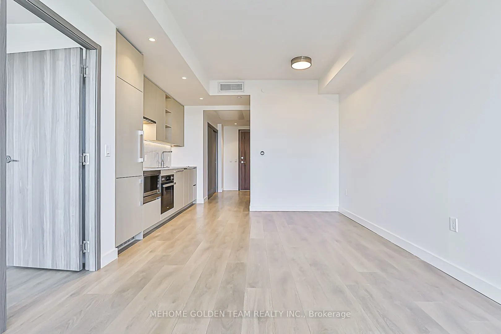85 Mcmahon Drive, #1611
