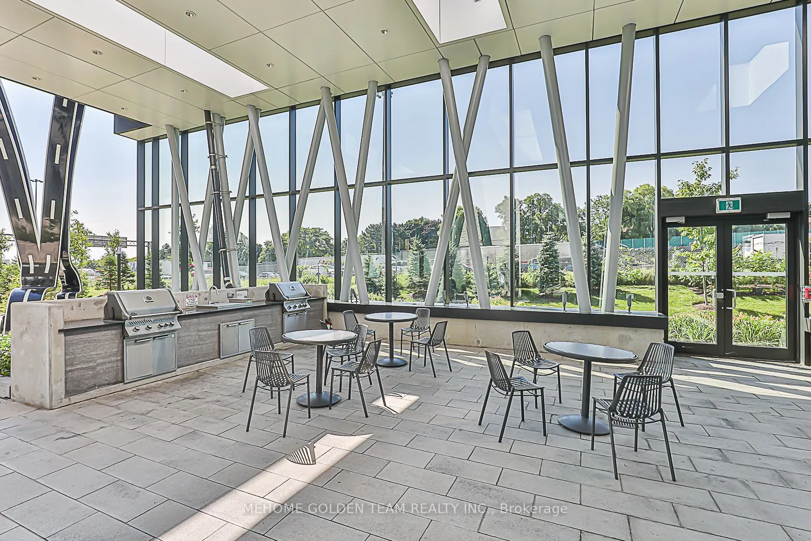 85 Mcmahon Drive, #1611
