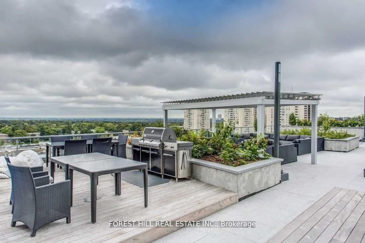 7 Kenaston Garden, #716
