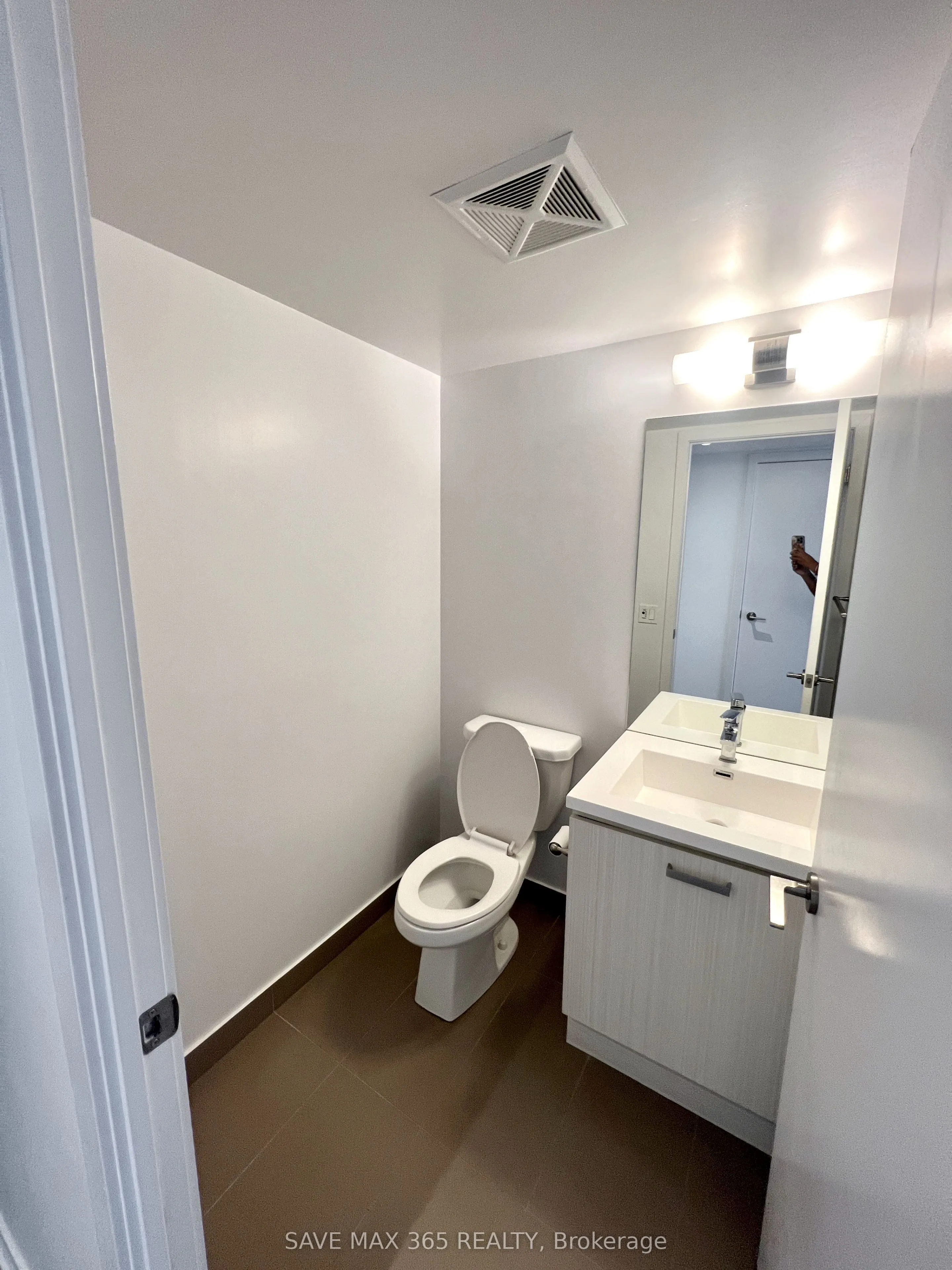 125 Redpath Avenue, #1101