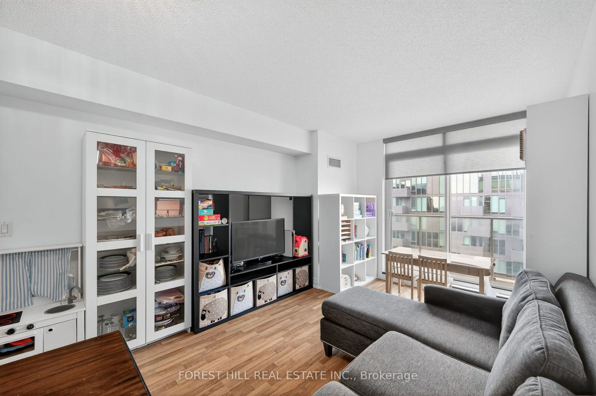 565 Wilson Avenue, #W1204